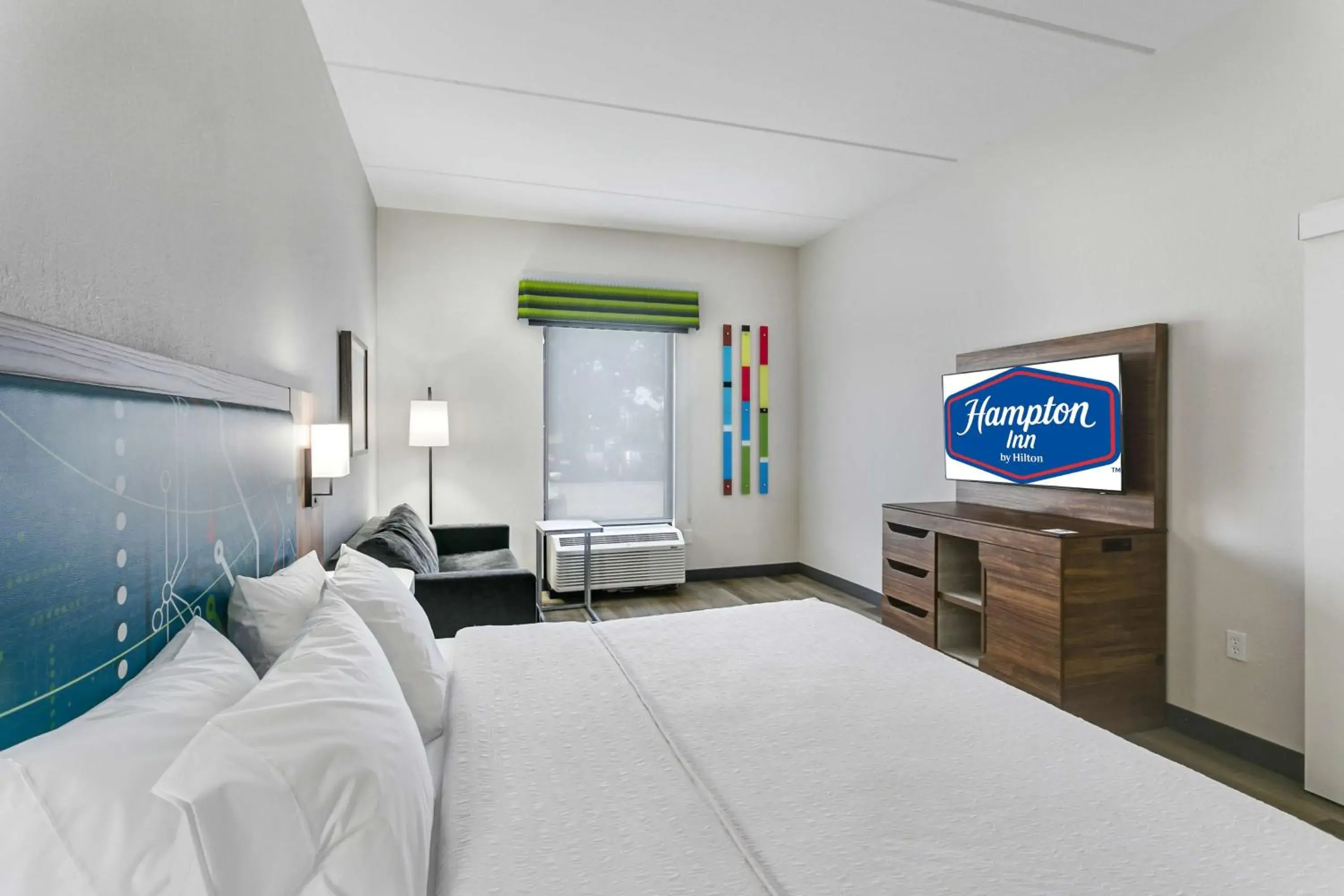 Living room, Bed in Hampton Inn Houston-Pearland, TX Living room, Bed in Hampton Inn Houston-Pearland, TX