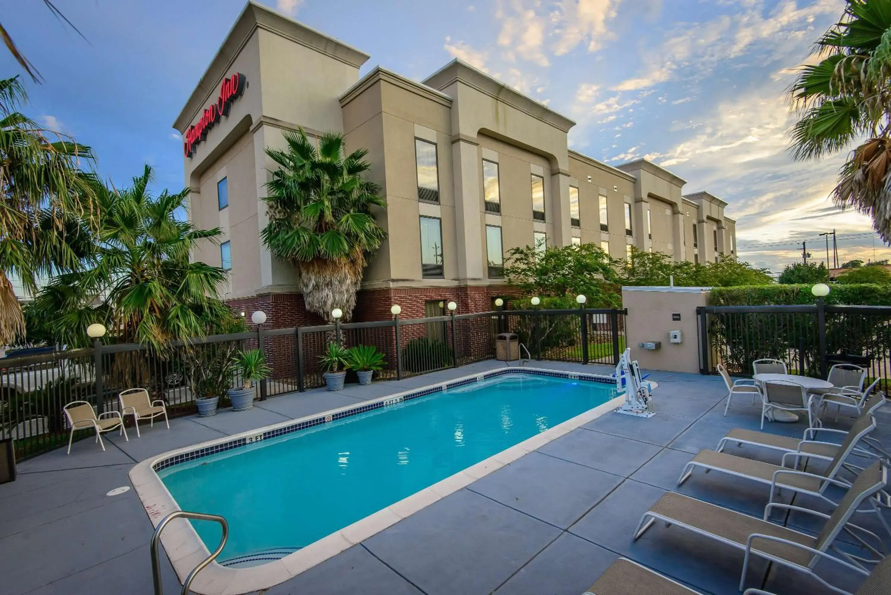 Pool view in Hampton Inn Houston-Pearland, TX Pool view in Hampton Inn Houston-Pearland, TX