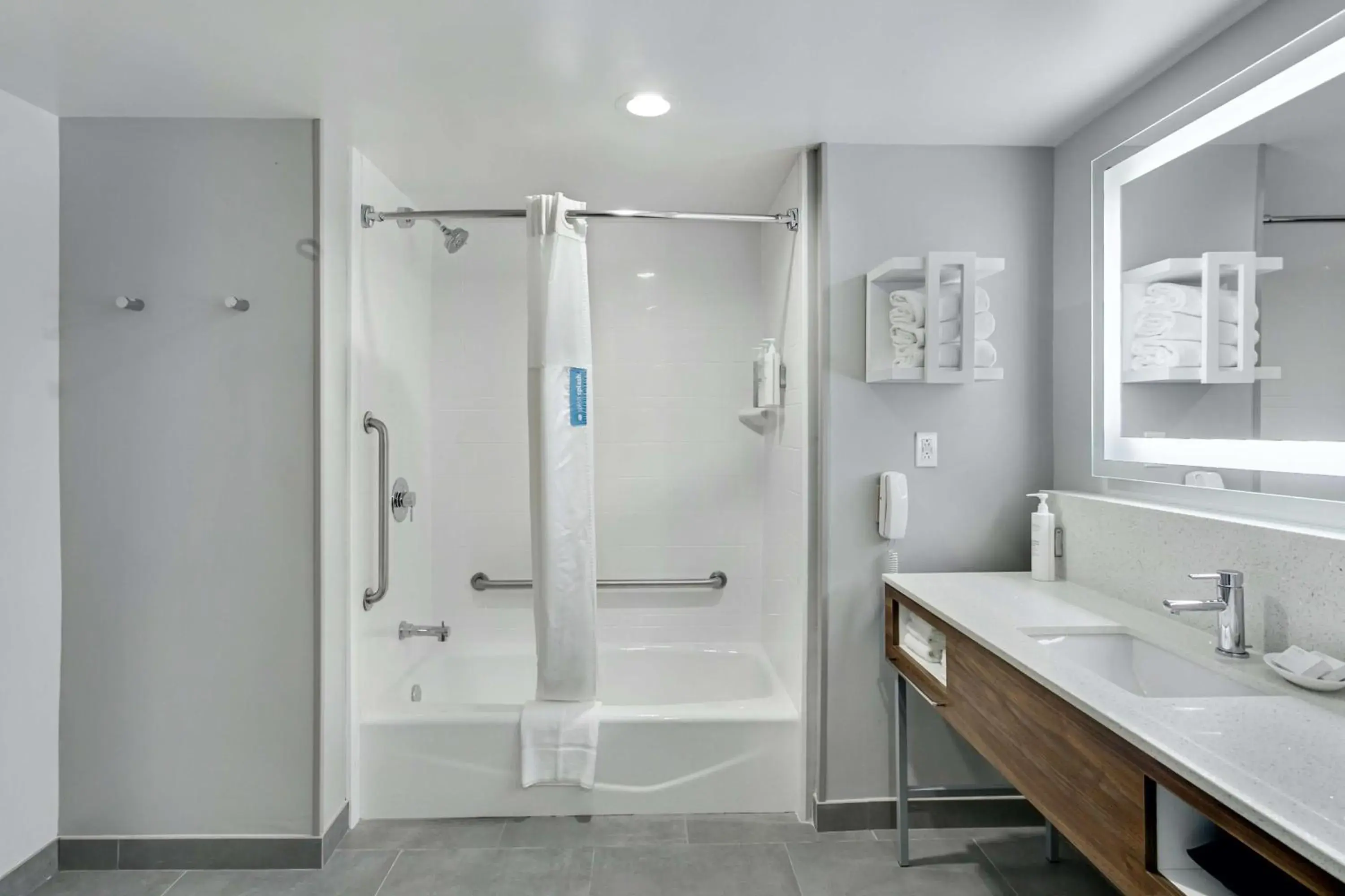 Bathroom in Hampton Inn Houston-Pearland, TX Bathroom in Hampton Inn Houston-Pearland, TX