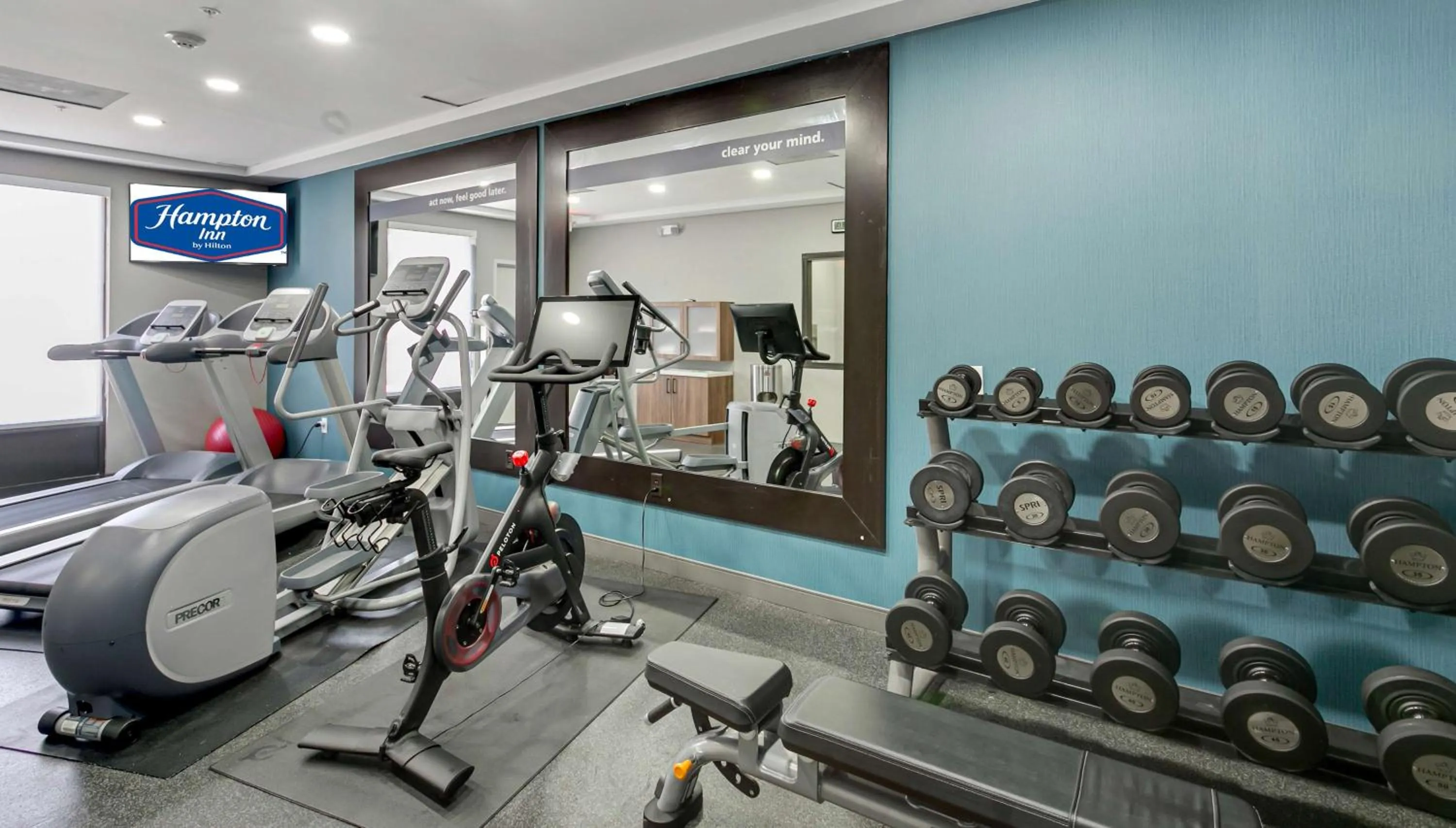 Fitness centre/facilities in Hampton Inn Houston-Pearland, TX