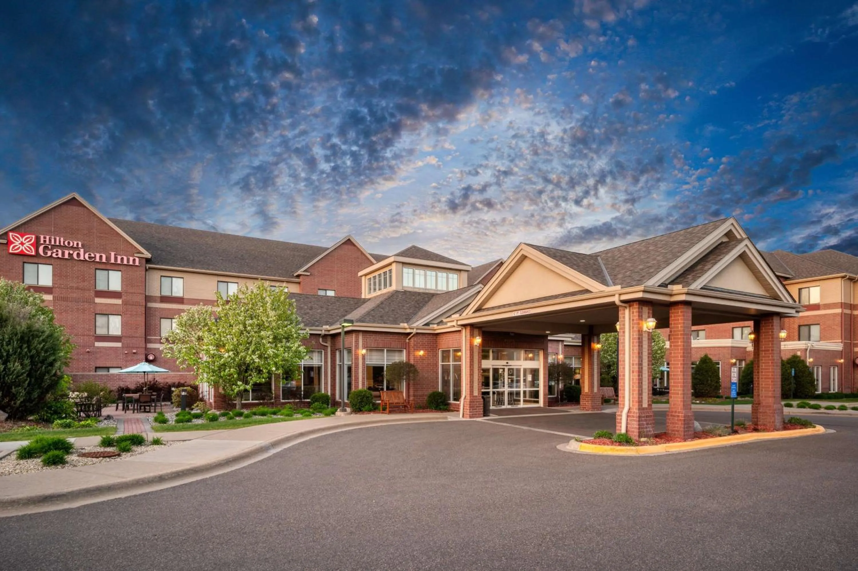 Property building in Hilton Garden Inn Minneapolis Maple Grove