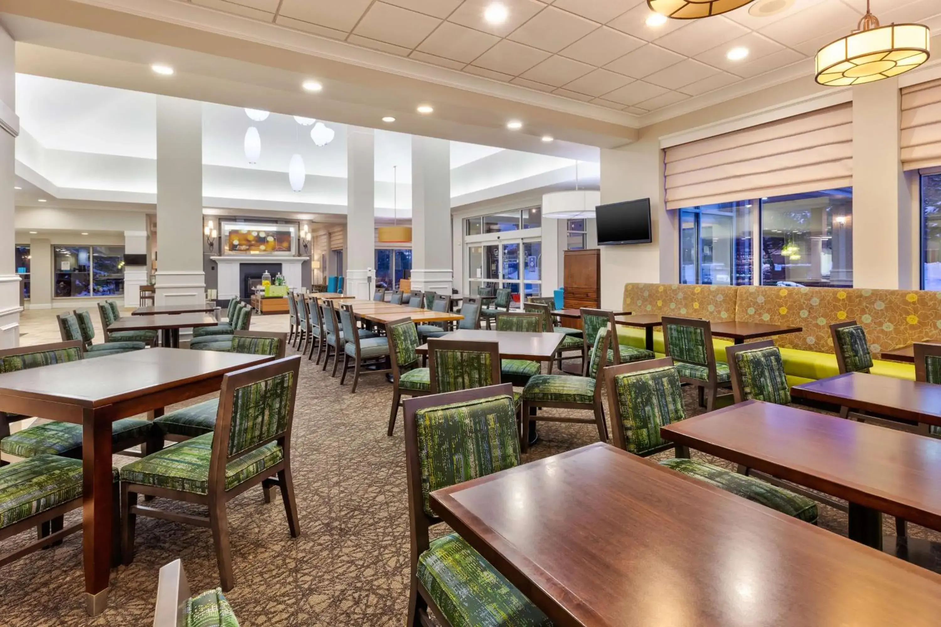 Restaurant/places to eat in Hilton Garden Inn Minneapolis Maple Grove Restaurant/places to eat in Hilton Garden Inn Minneapolis Maple Grove