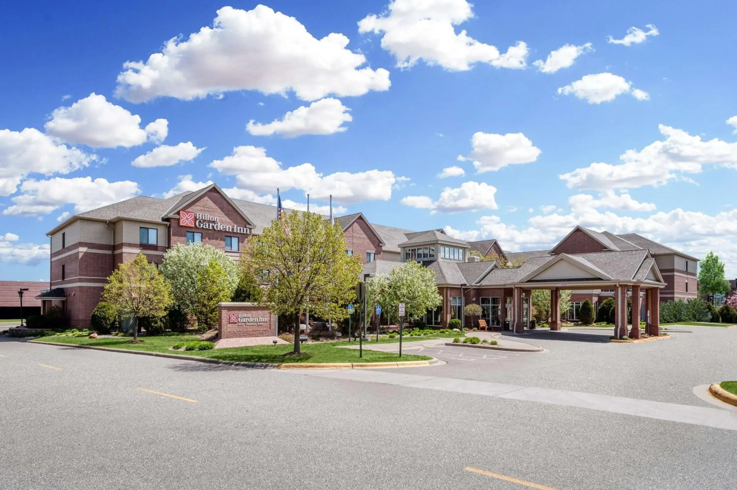 Property building in Hilton Garden Inn Minneapolis Maple Grove Property building in Hilton Garden Inn Minneapolis Maple Grove