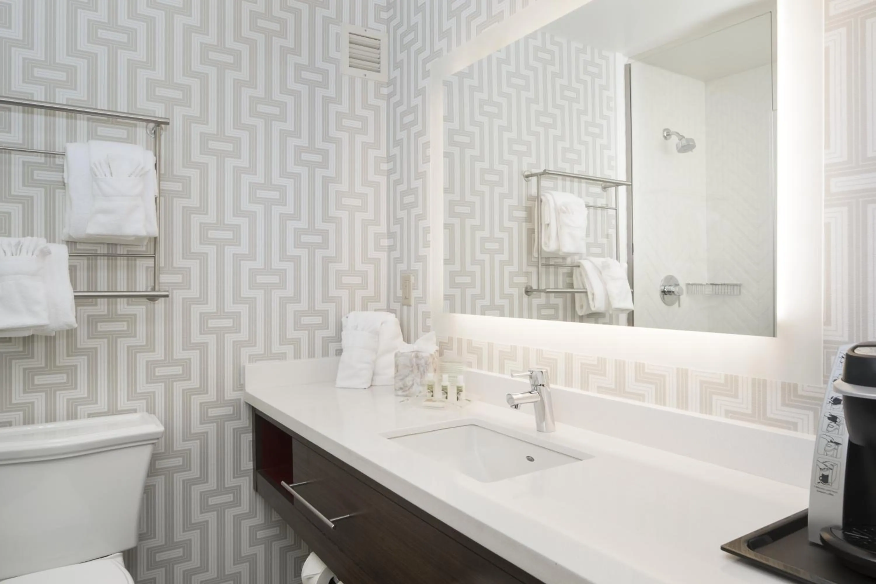 Photo of the whole room in Holiday Inn Washington-College Pk I-95