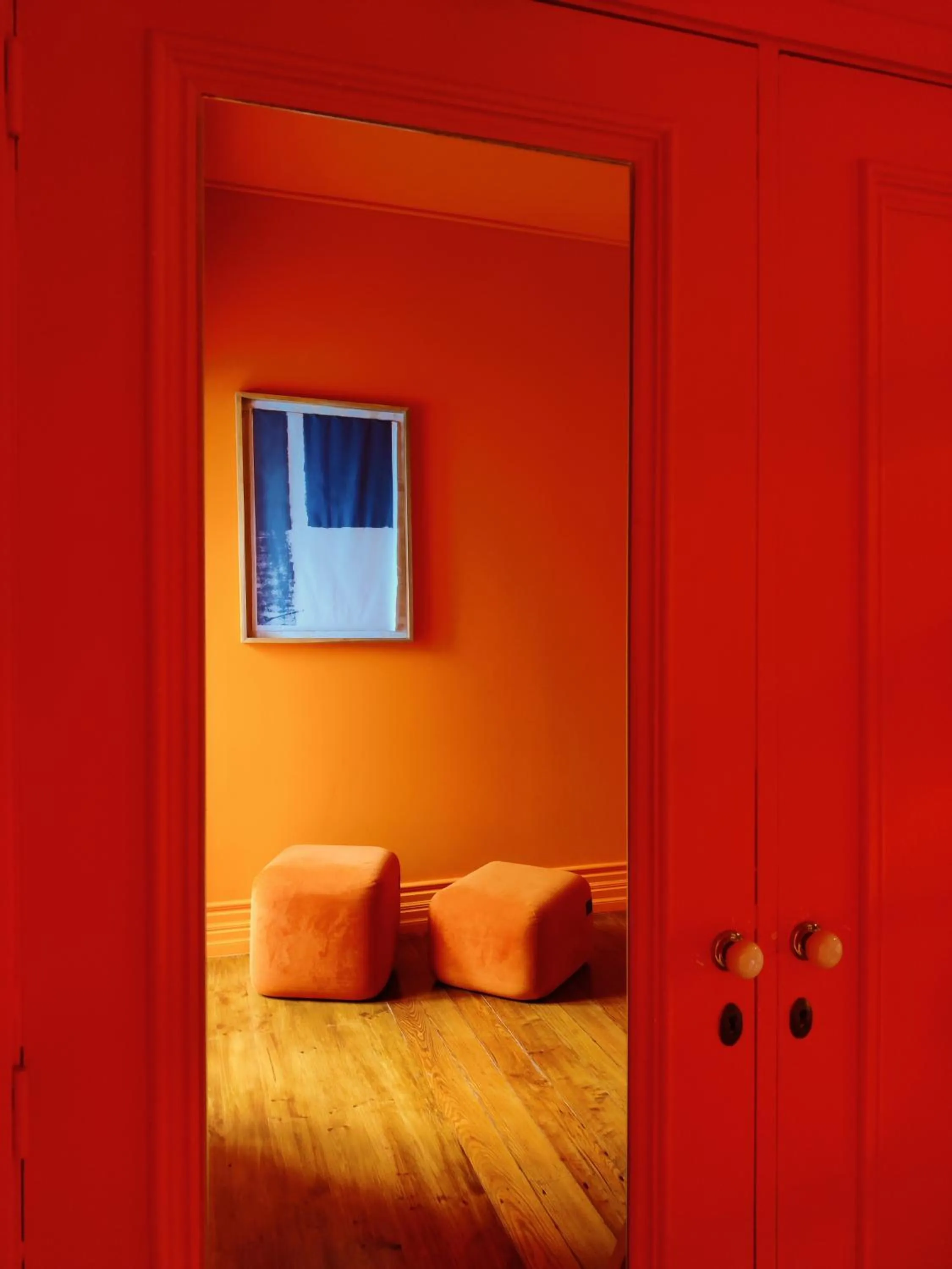 Photo of the whole room, Bed in Out of the Blue