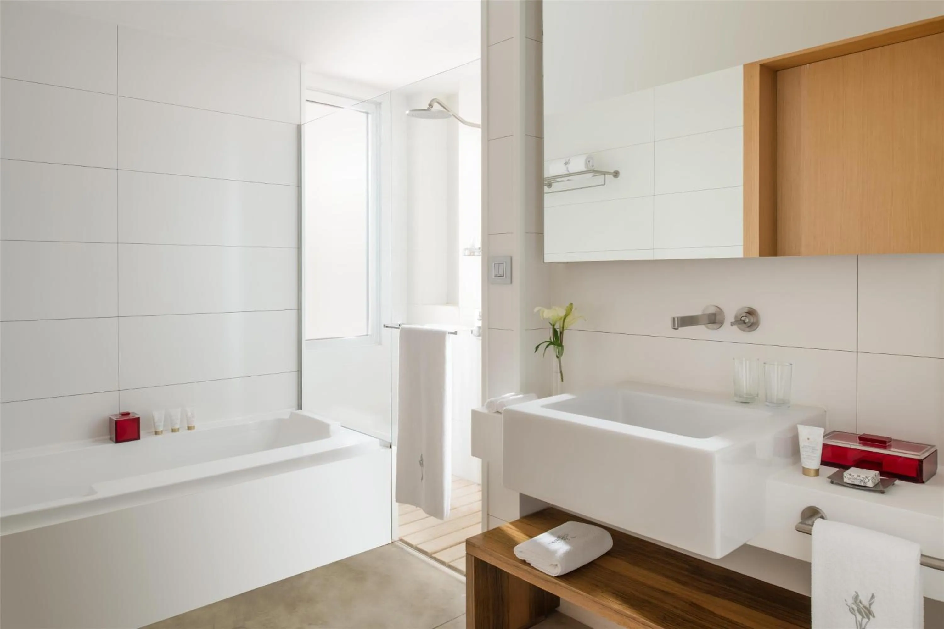 Photo of the whole room in Kempinski Hotel Aqaba