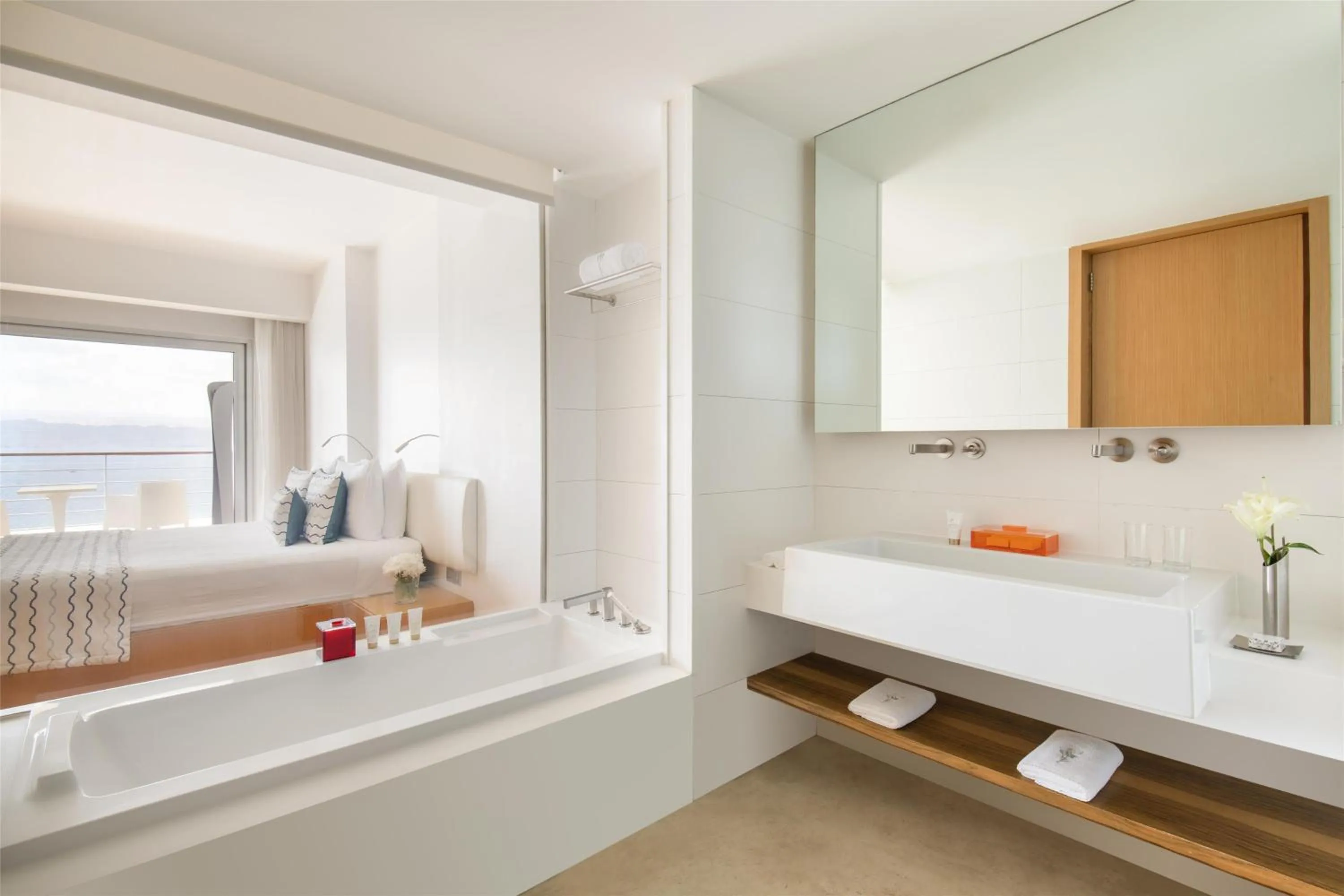 Photo of the whole room, Bed in Kempinski Hotel Aqaba