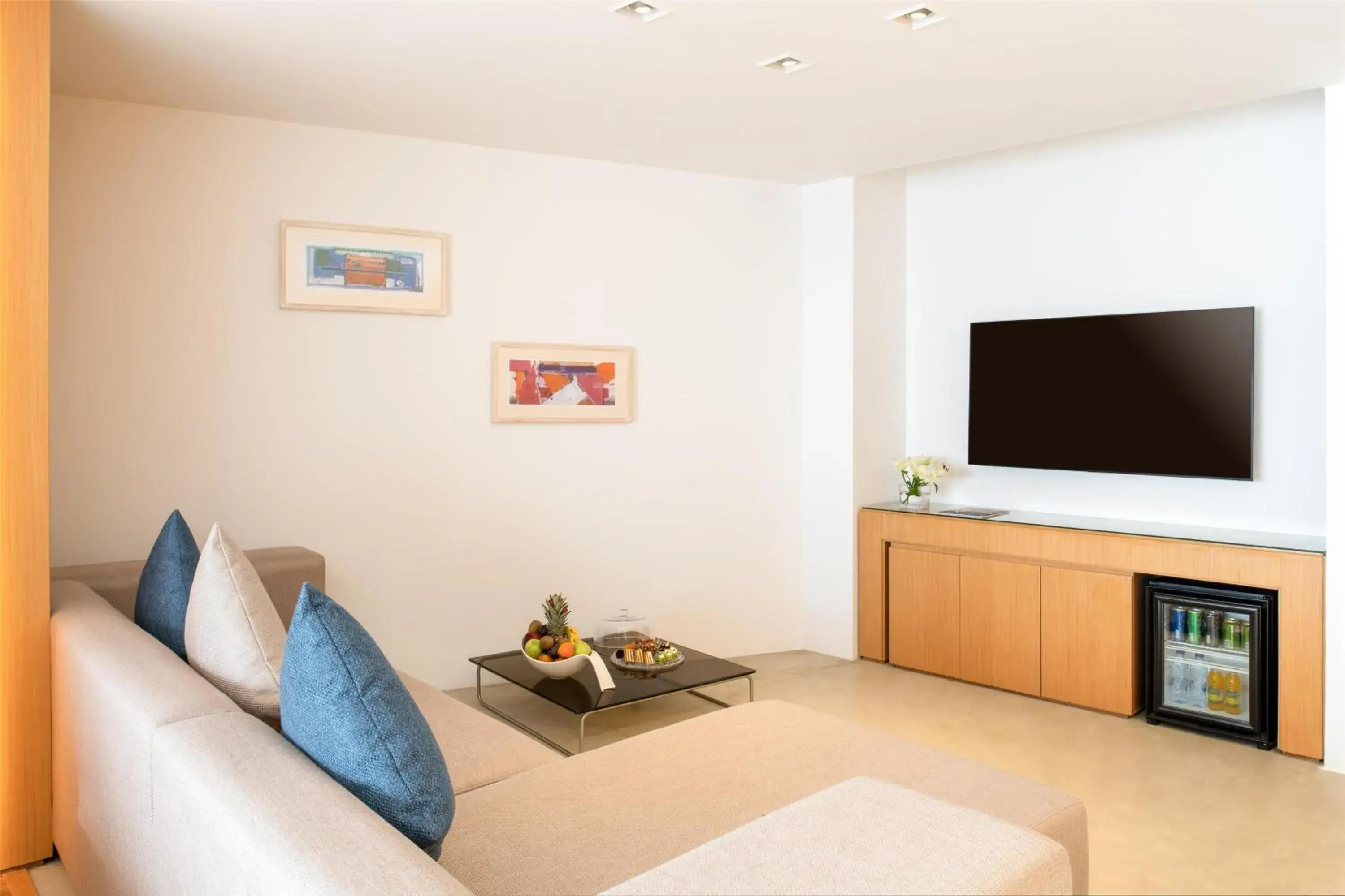 Sea View Junior Suite (King Size Bed) in Kempinski Hotel Aqaba Sea View Junior Suite (King Size Bed) in Kempinski Hotel Aqaba