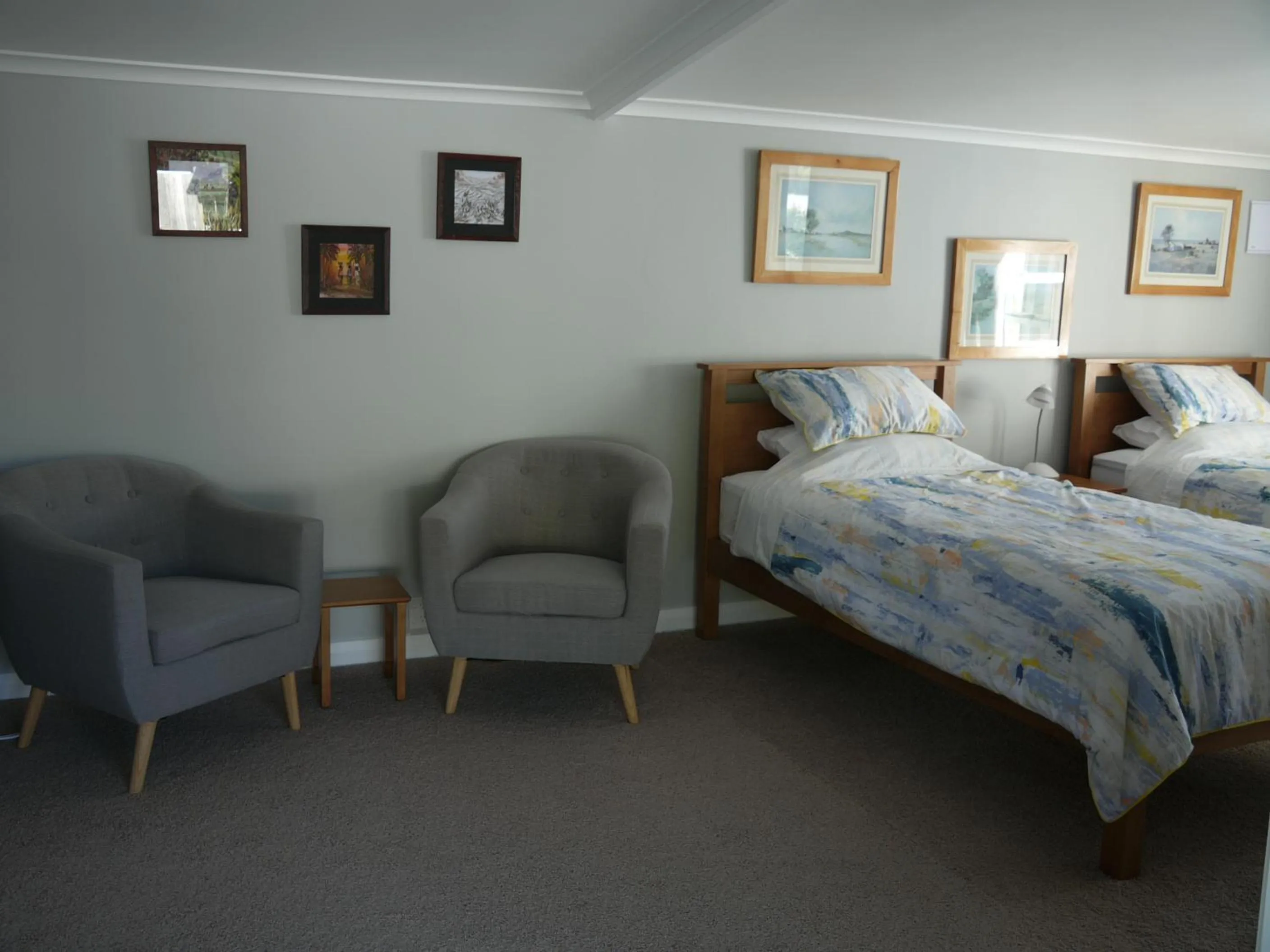 Photo of the whole room, Bed in Top of the Town