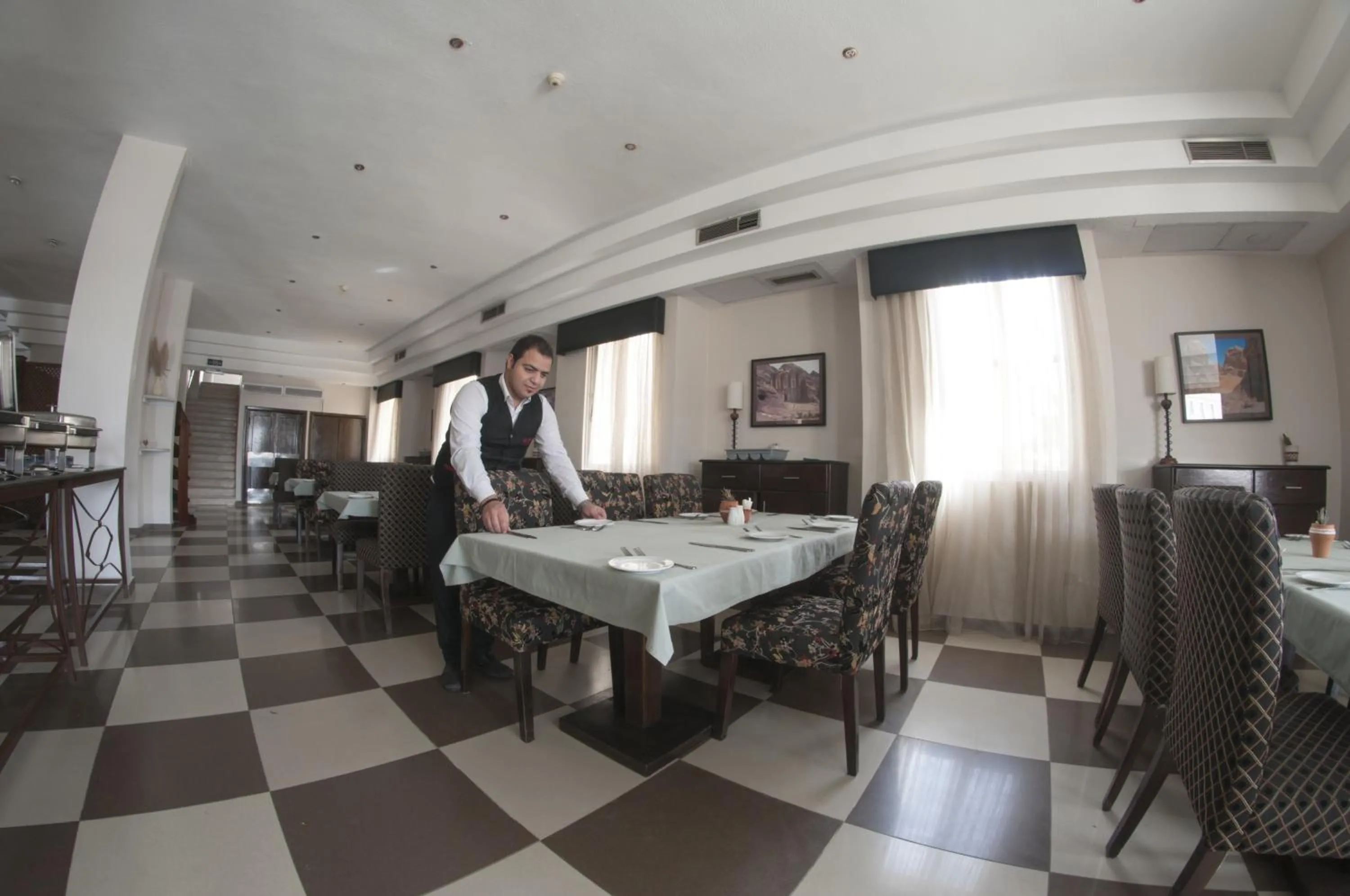 Restaurant/places to eat in La Maison Hotel