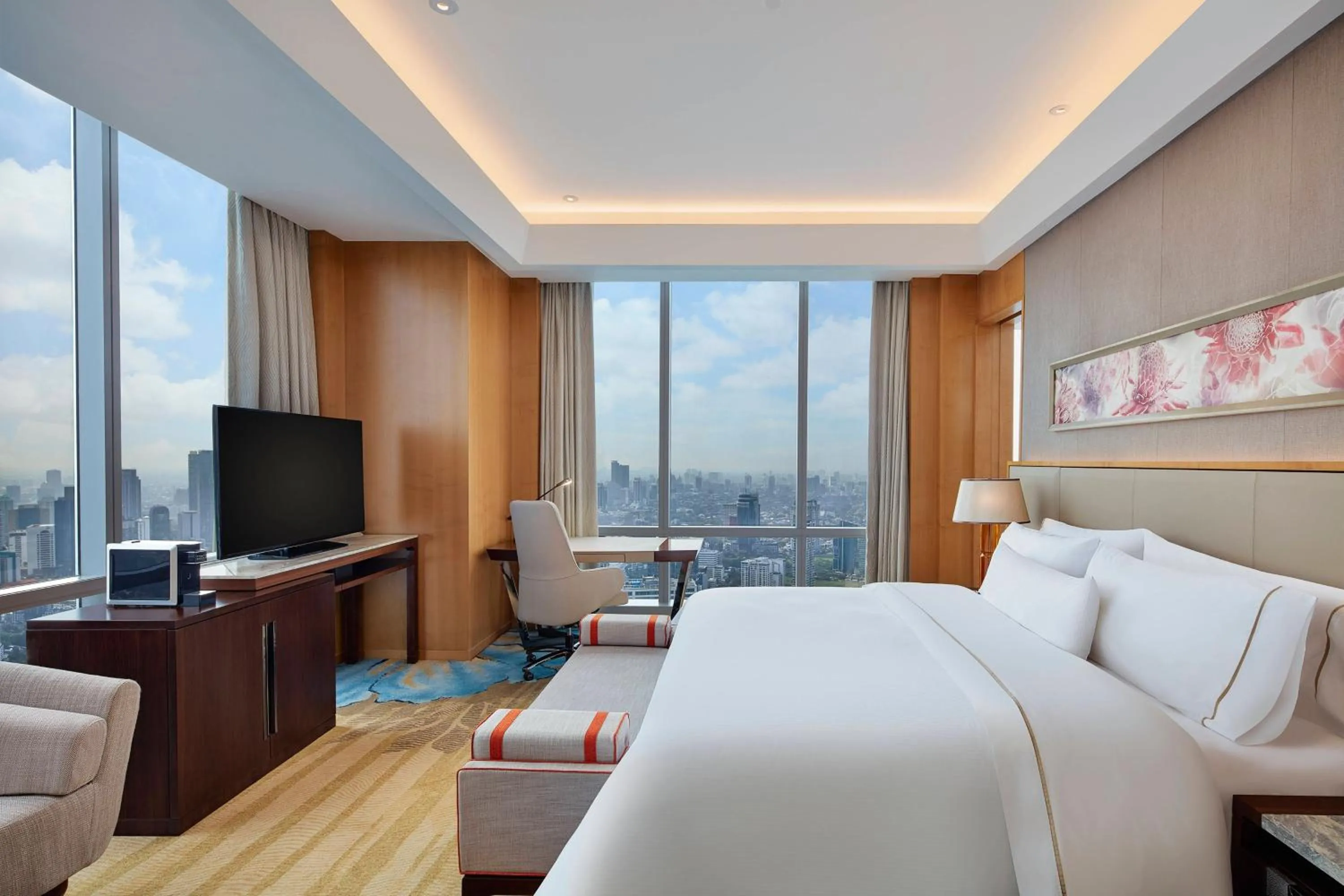 Photo of the whole room, Bed in The Westin Jakarta
