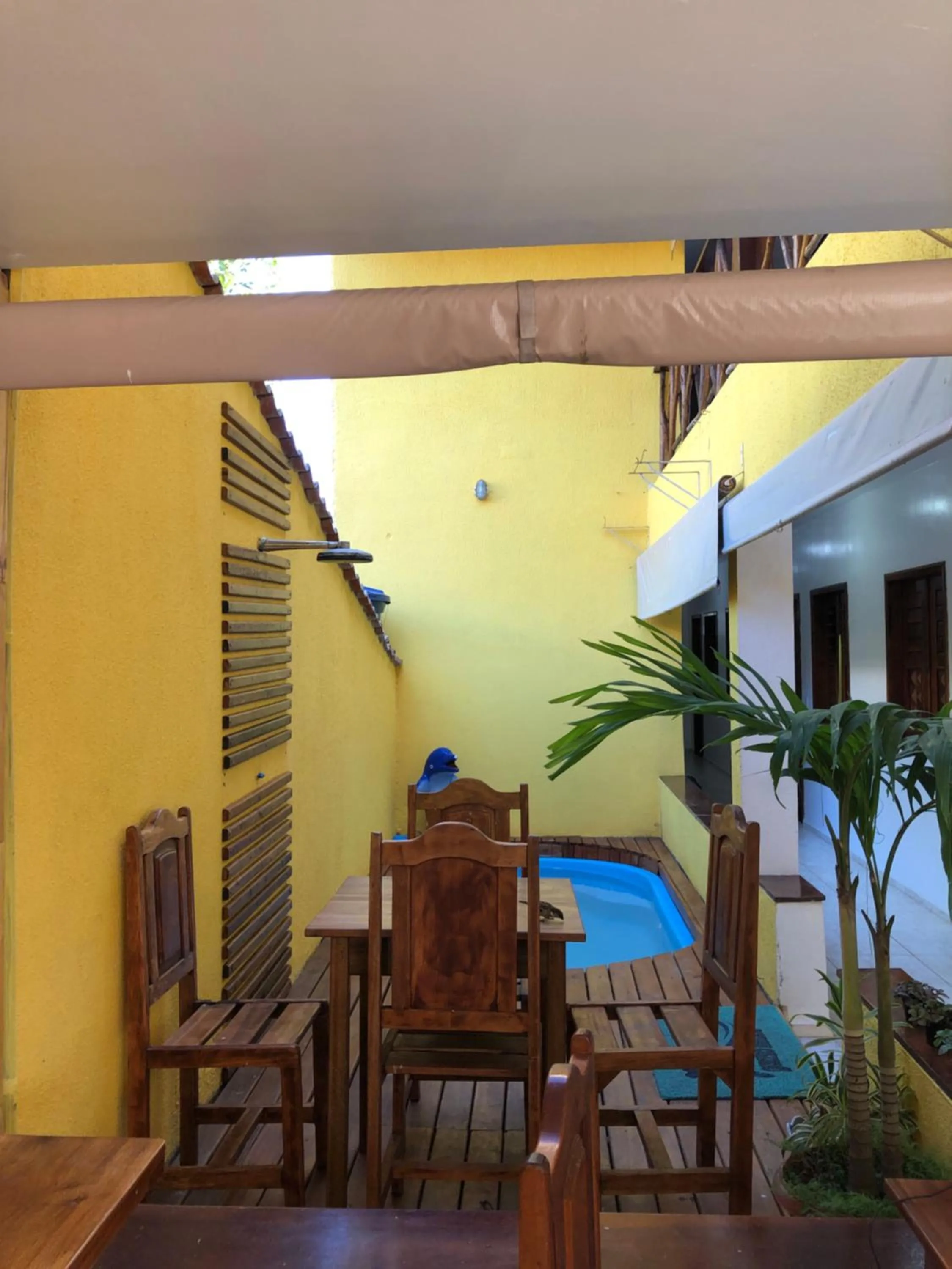 Swimming pool in Pousada Quatro Irmãos