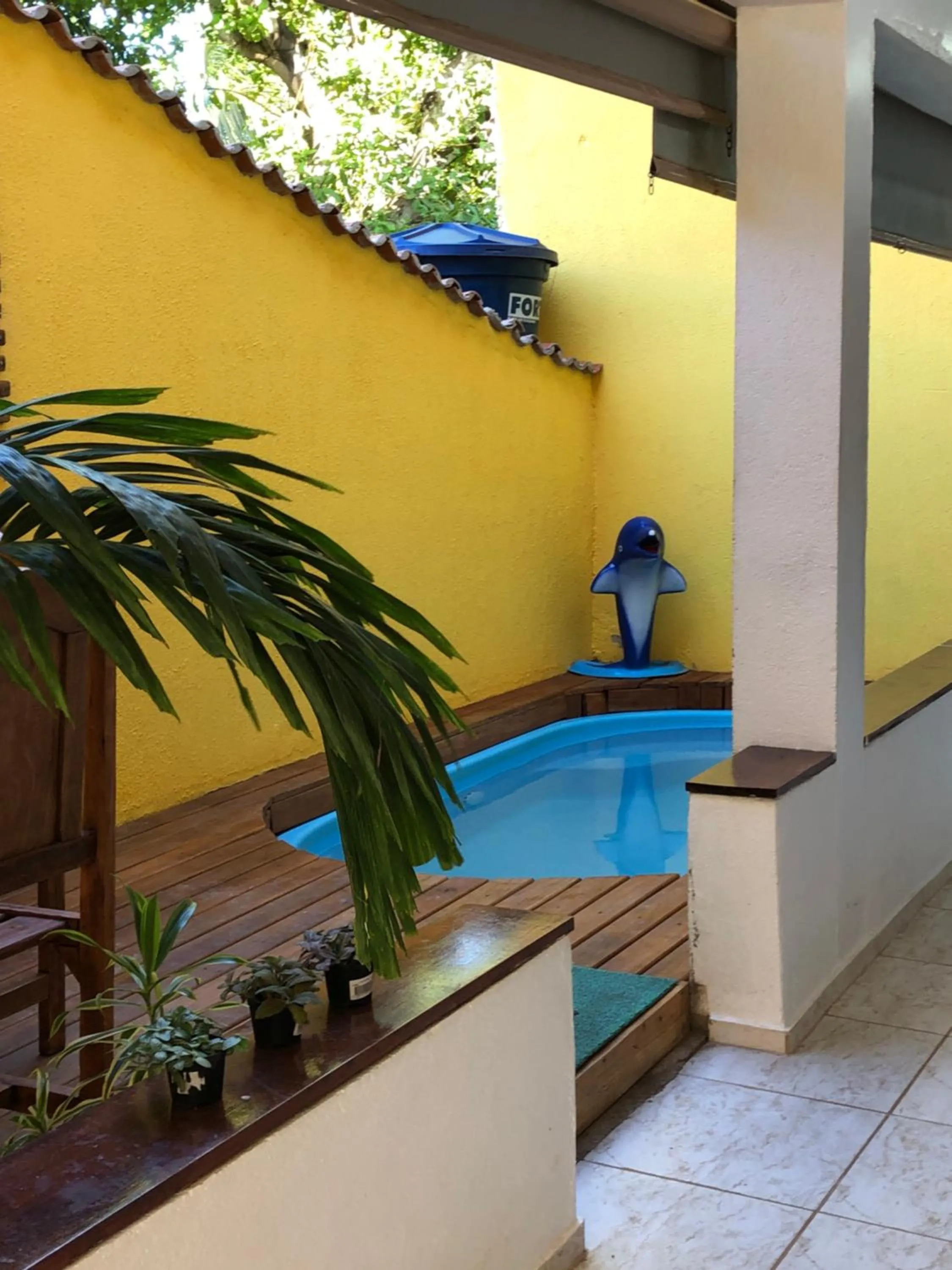 Swimming pool in Pousada Quatro Irmãos