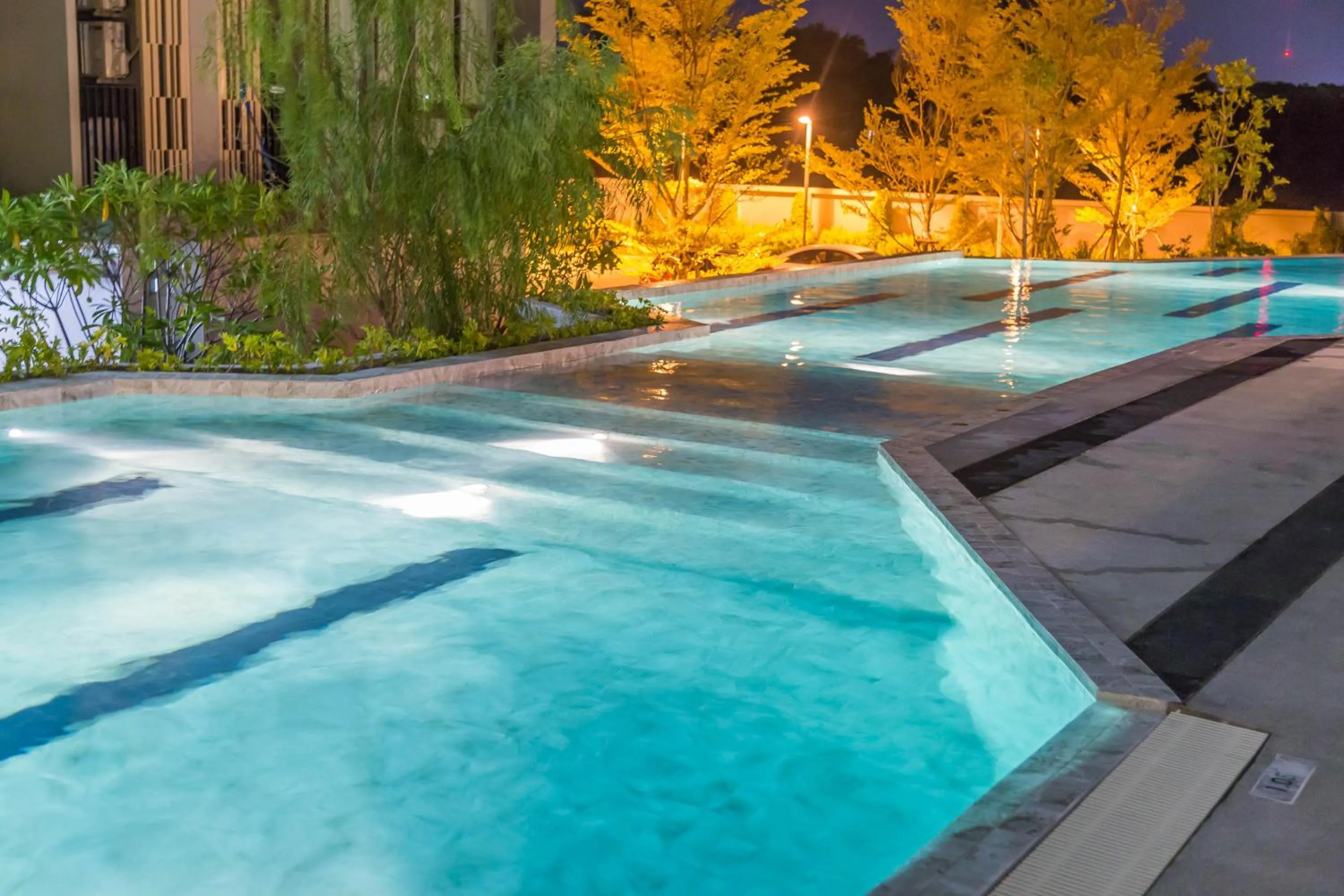 Swimming pool in Connext Residence Phuket