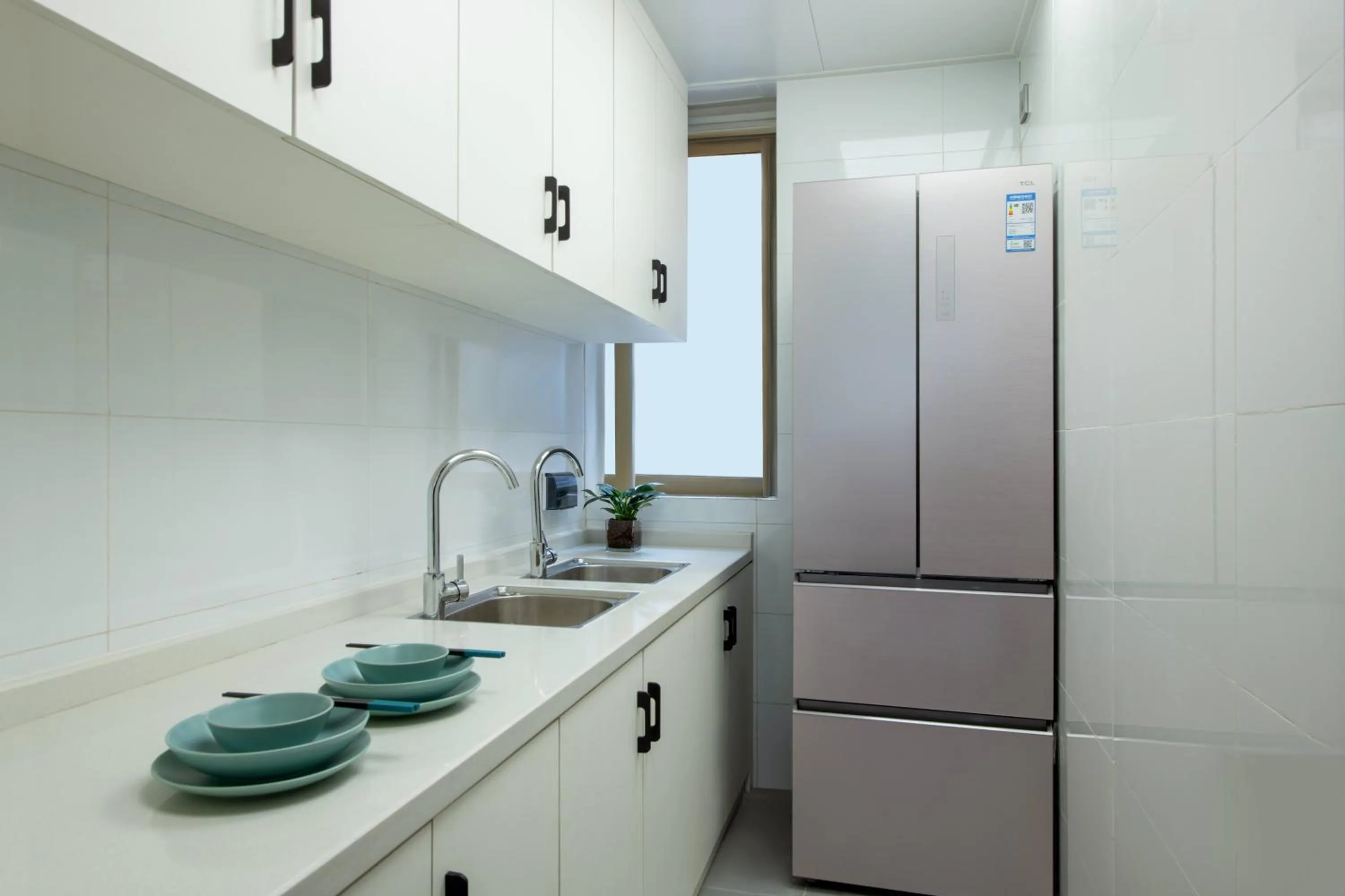 Communal kitchen in LNCommunity Guangzhou Haizhu Branch