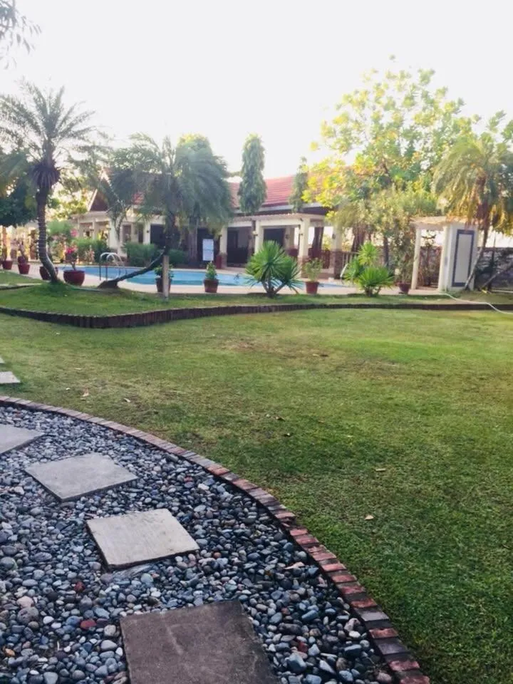 Garden in Happy Ripples Beach Resort