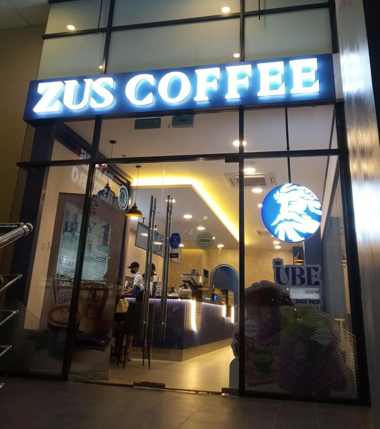 Restaurant/places to eat in Pacific Park Hotel