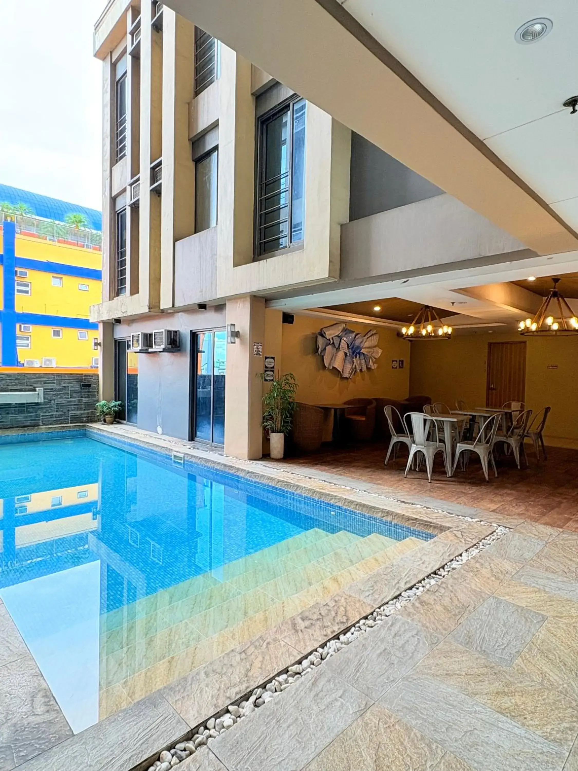 Pool view in Pacific Park Hotel Pool view in Pacific Park Hotel