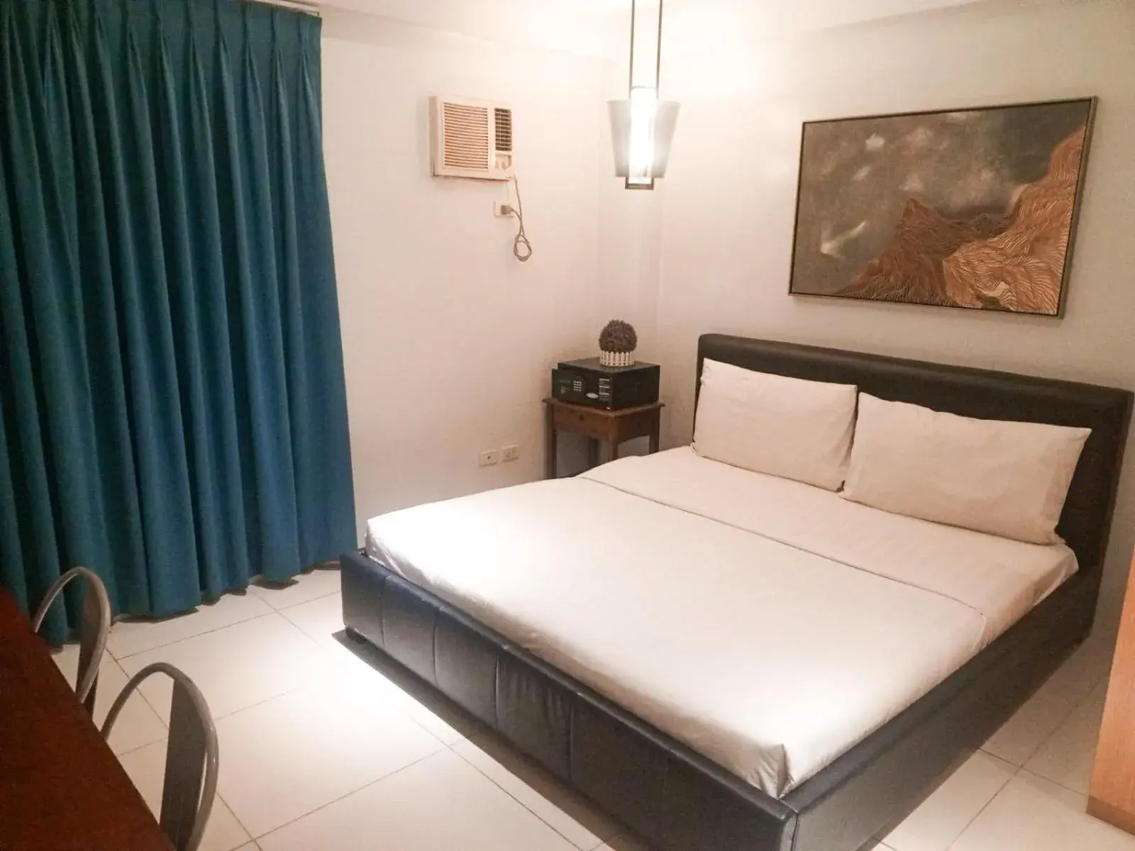 Bed in Pacific Park Hotel Bed in Pacific Park Hotel