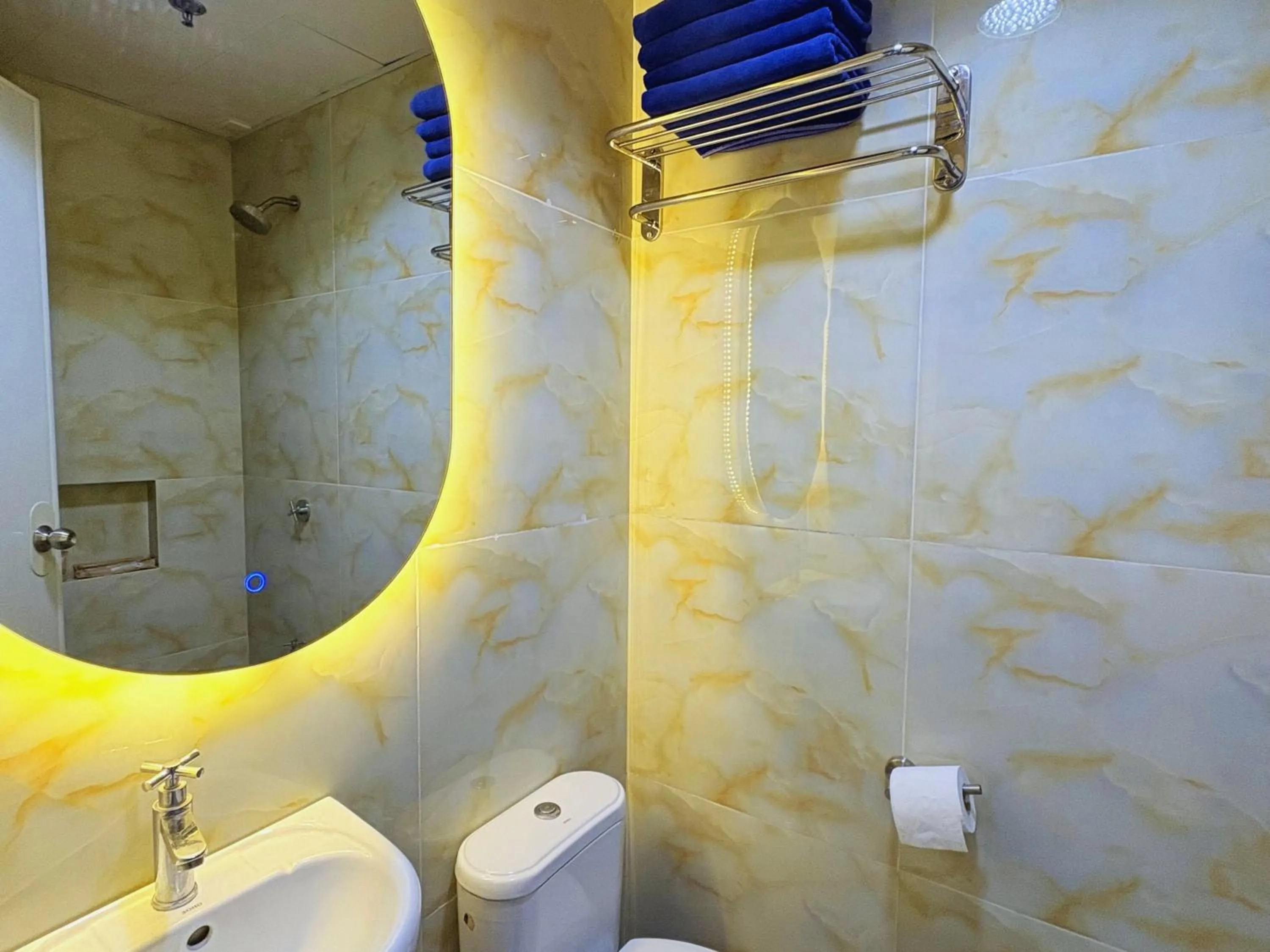 Bathroom in Pacific Park Hotel