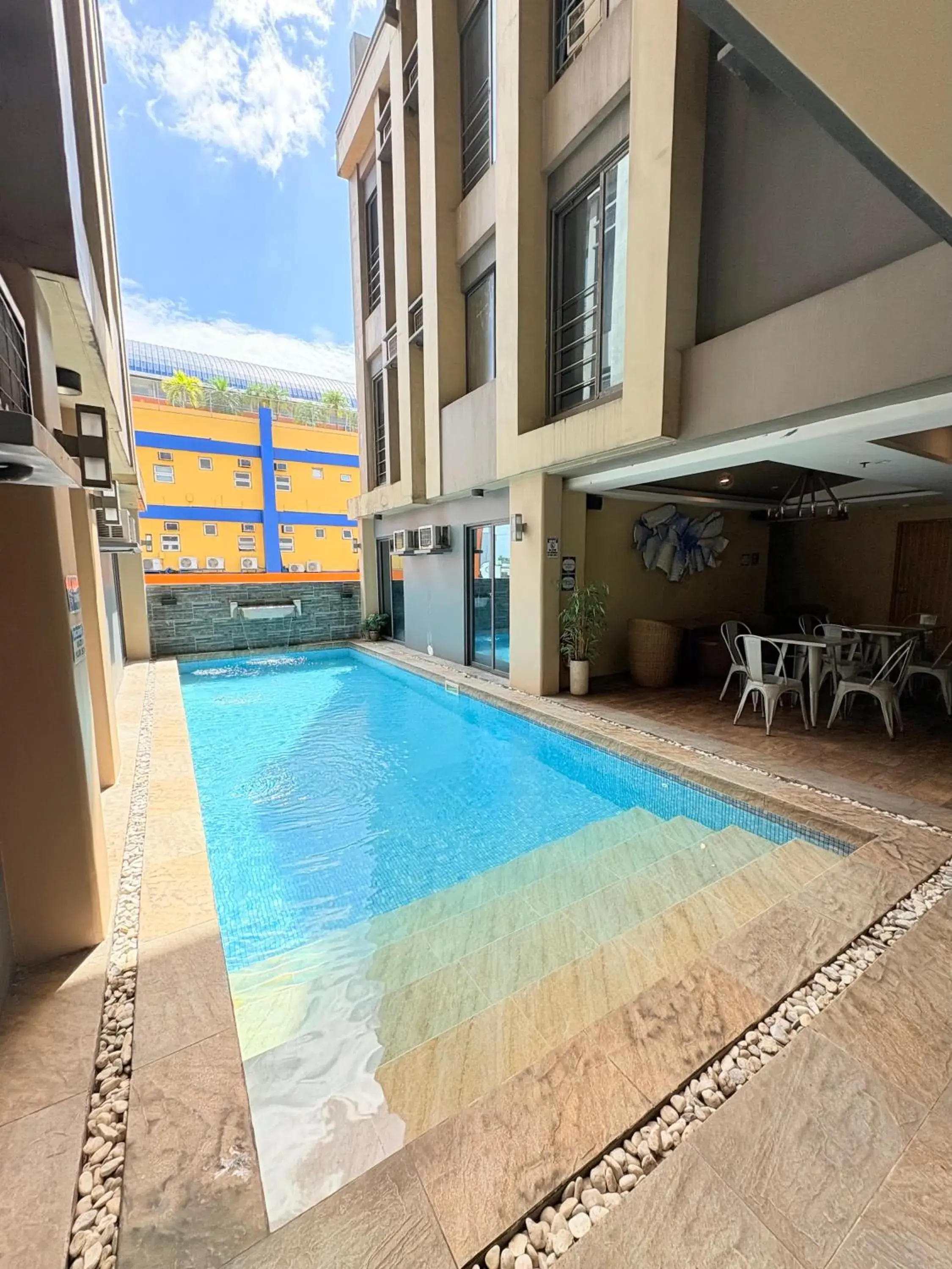 Pool view in Pacific Park Hotel Pool view in Pacific Park Hotel