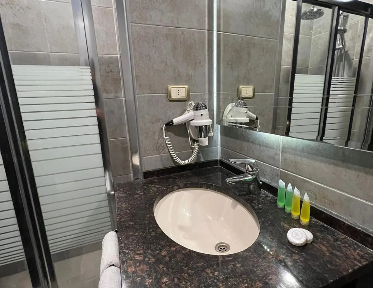 Shower in Torino Hotel Amman