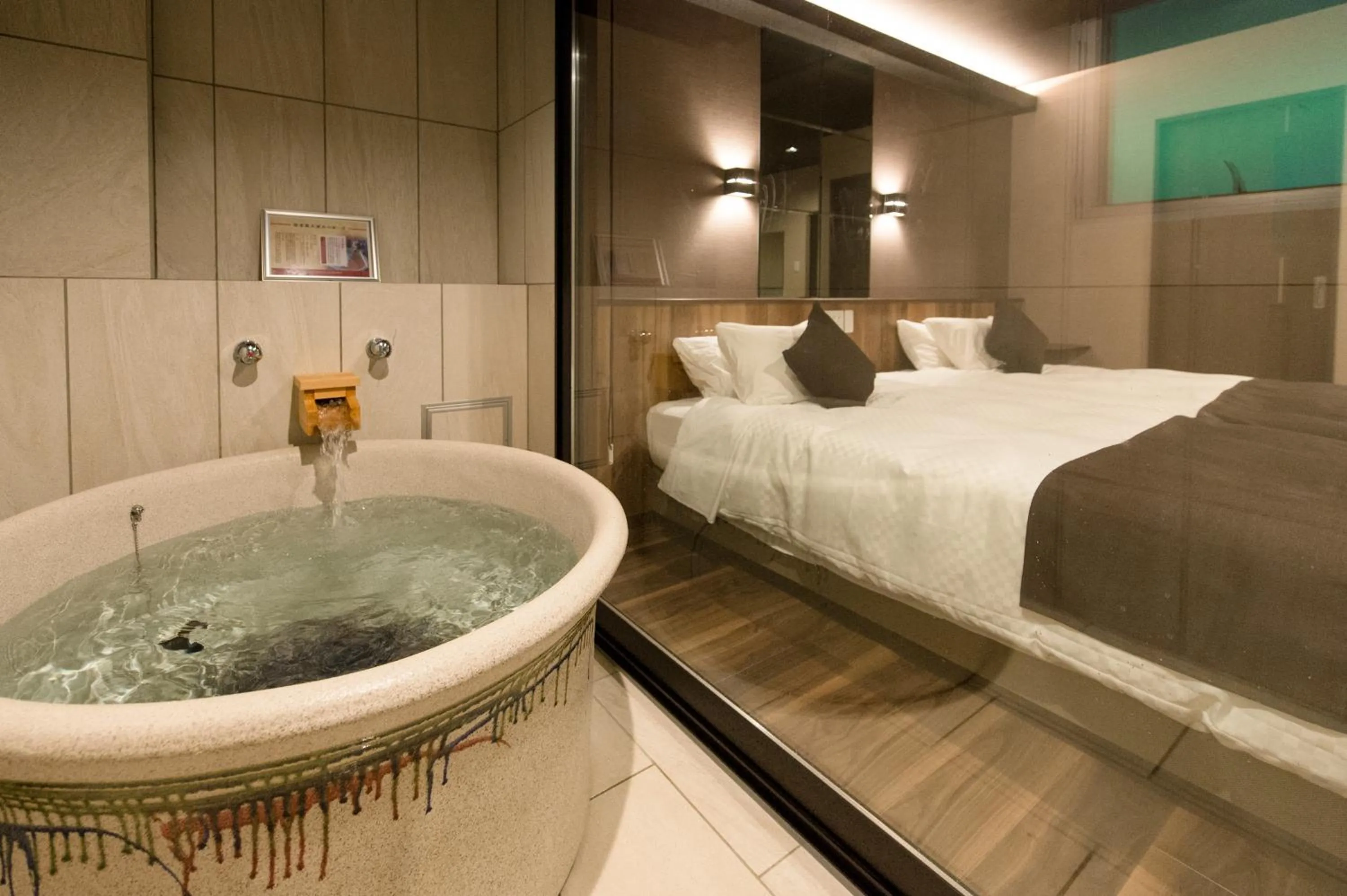 Bathroom, Bed in LiVEMAX RESORT Hakone Sengokuhara