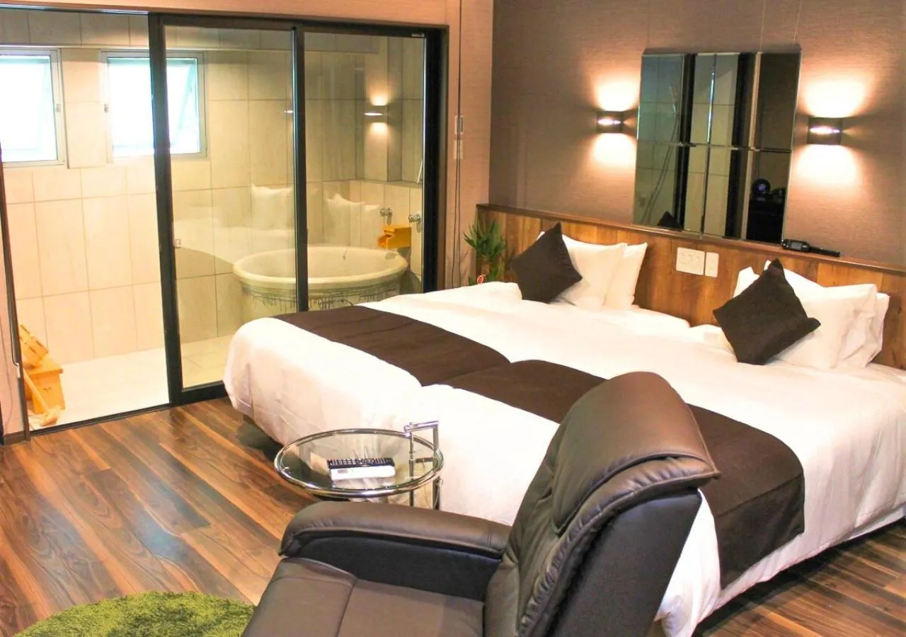 Deluxe Twin Room  in LiVEMAX RESORT Hakone Sengokuhara