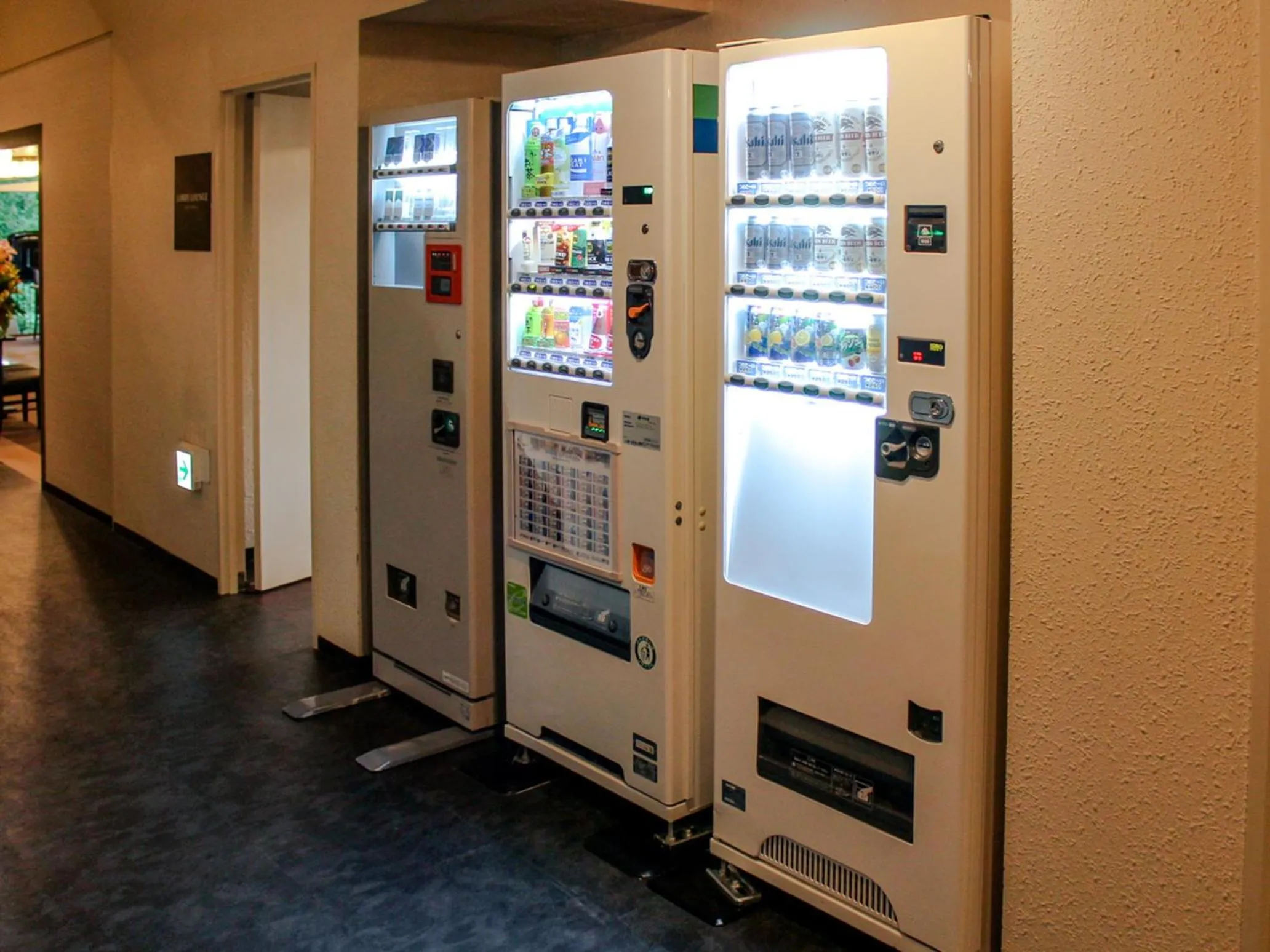 vending machine in LiVEMAX RESORT Hakone Sengokuhara