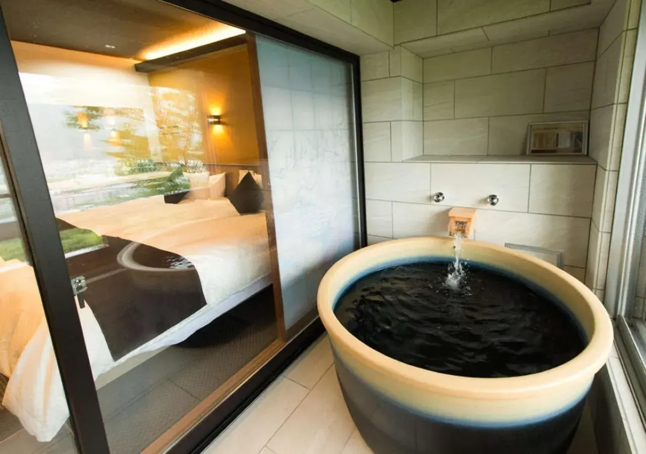 Shower, Bed in LiVEMAX RESORT Hakone Sengokuhara Shower, Bed in LiVEMAX RESORT Hakone Sengokuhara