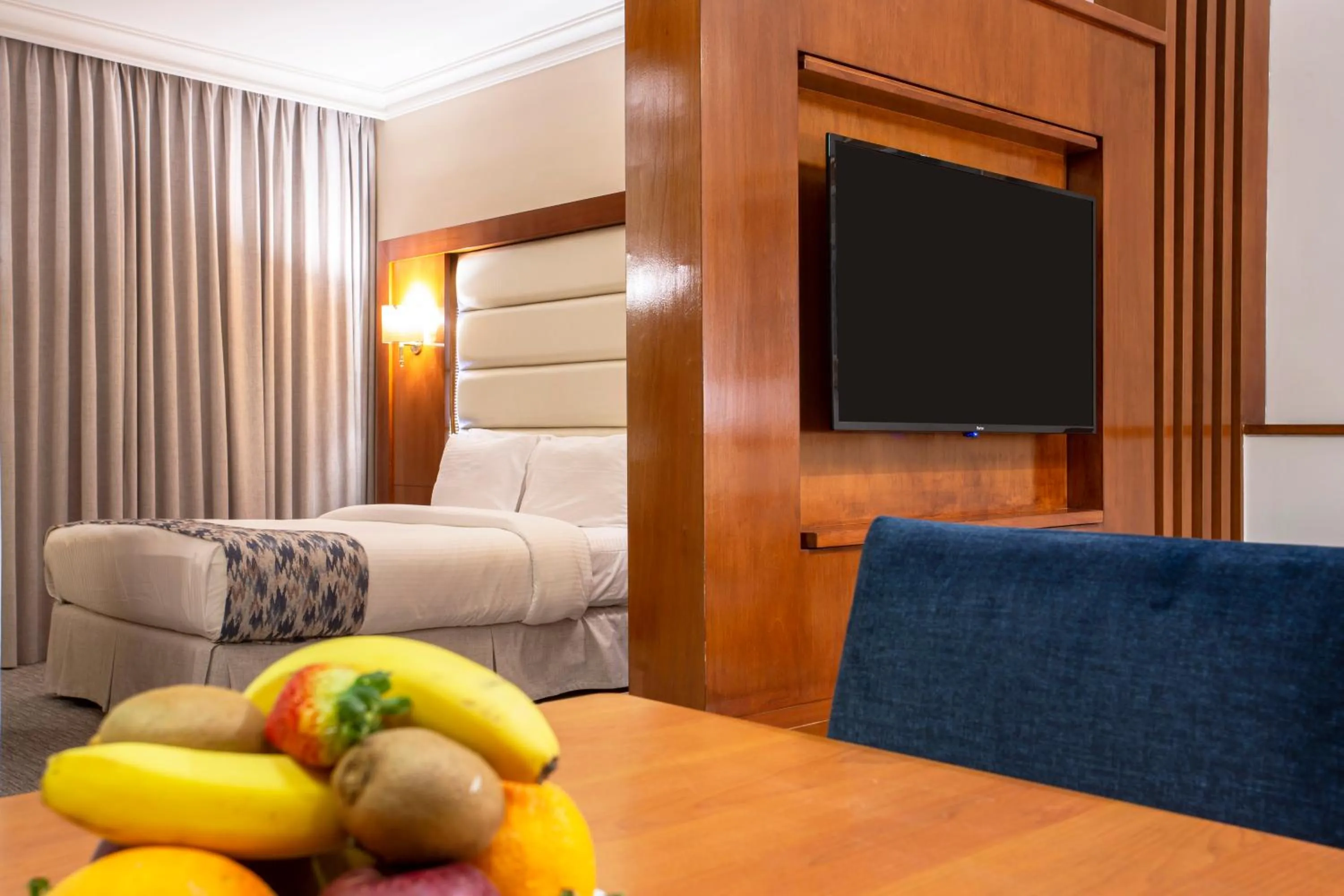 Communal lounge/ TV room in Sadeen Amman Hotel