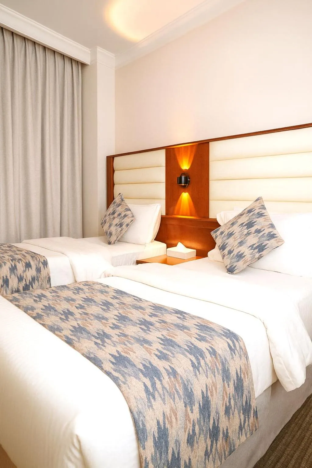 Bed in Sadeen Amman Hotel