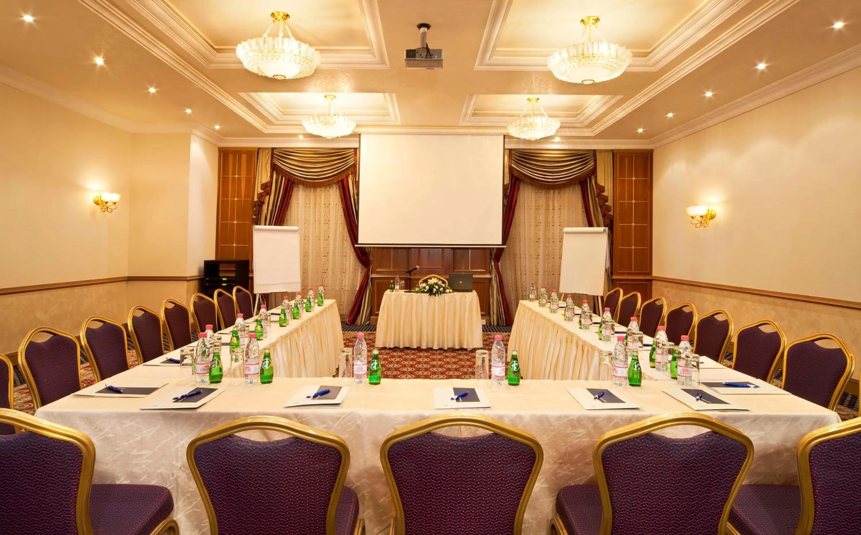 Business facilities in Sadeen Amman Hotel