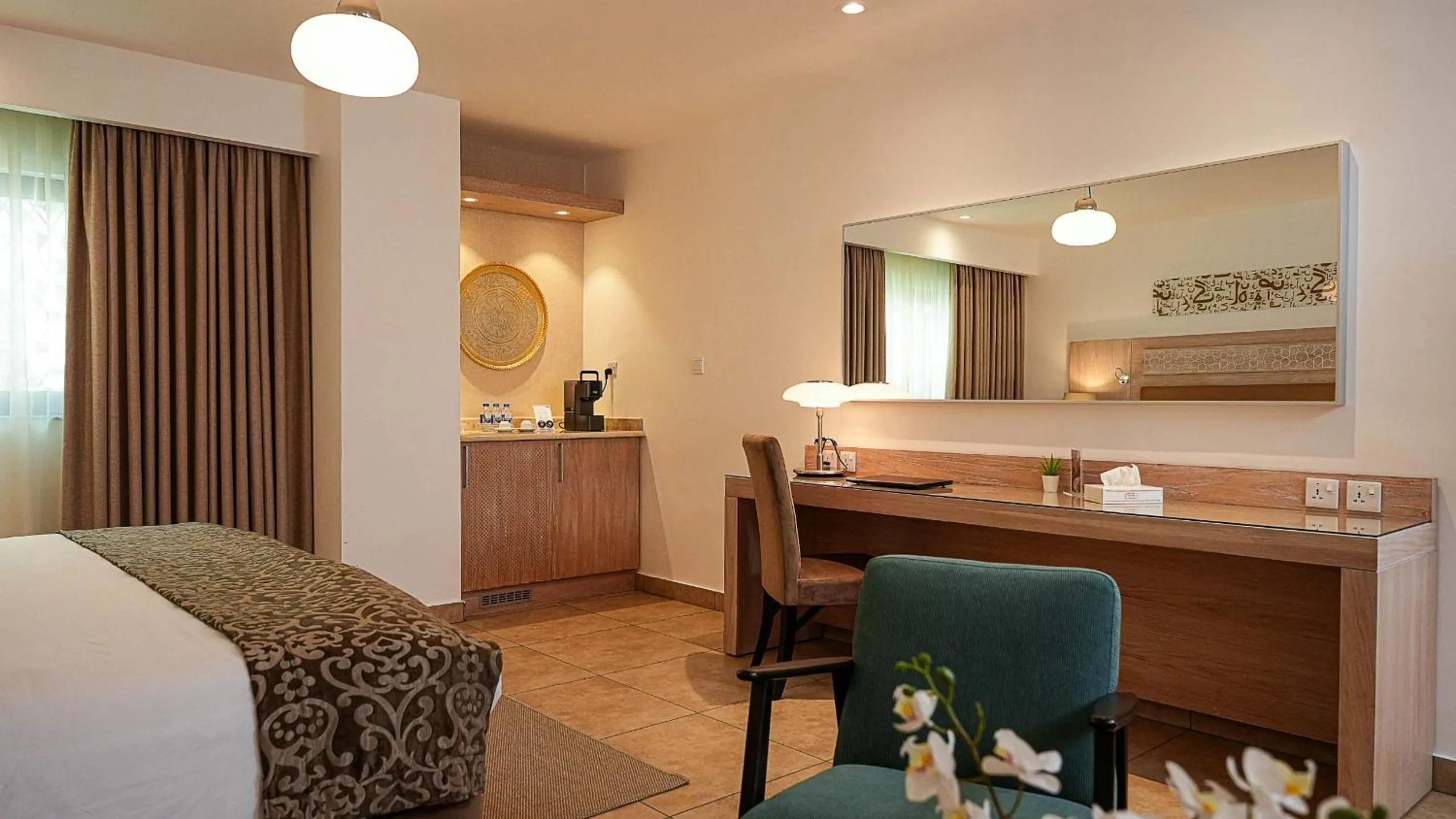 Coffee/tea facilities, Bed in Toledo Amman Hotel