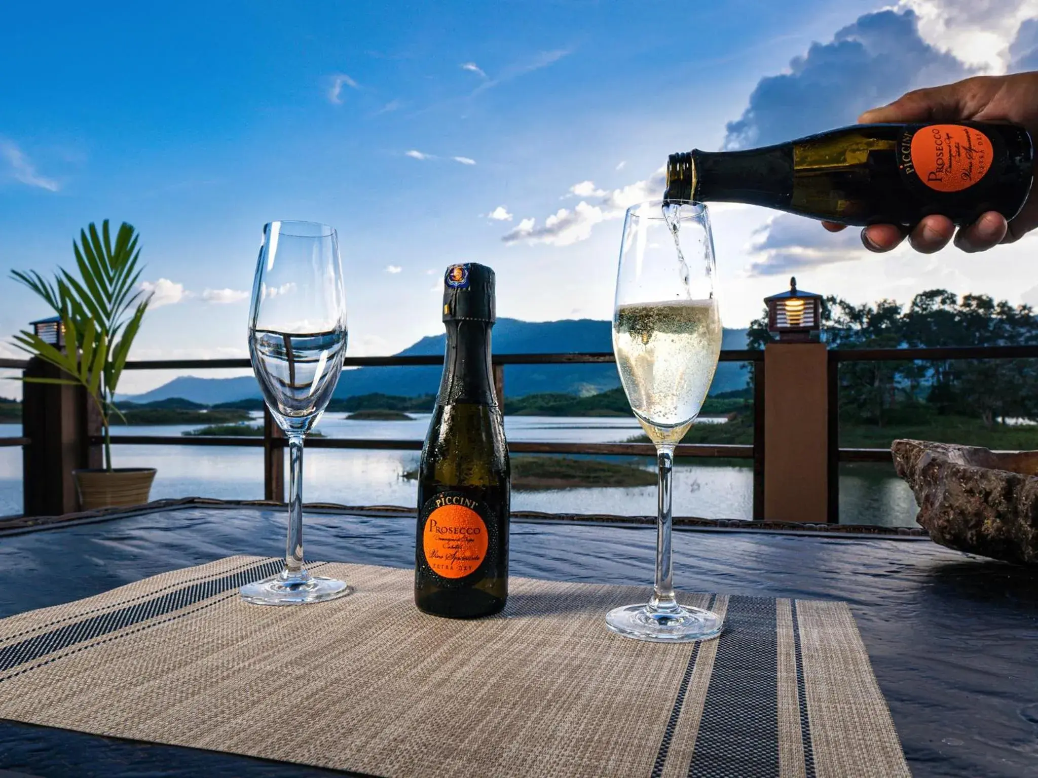 Food and drinks in Green View Resort Food and drinks in Green View Resort