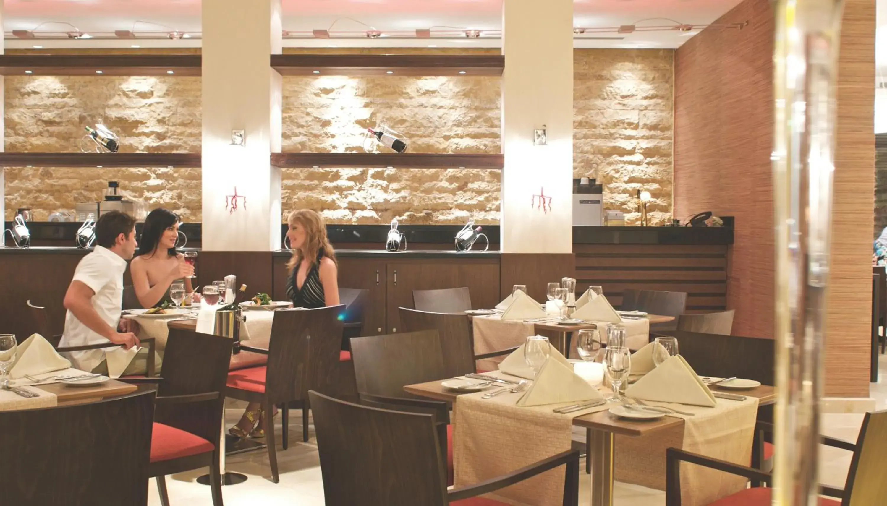 Restaurant/places to eat in Mövenpick Resort & Spa Tala Bay Aqaba Restaurant/places to eat in Mövenpick Resort & Spa Tala Bay Aqaba