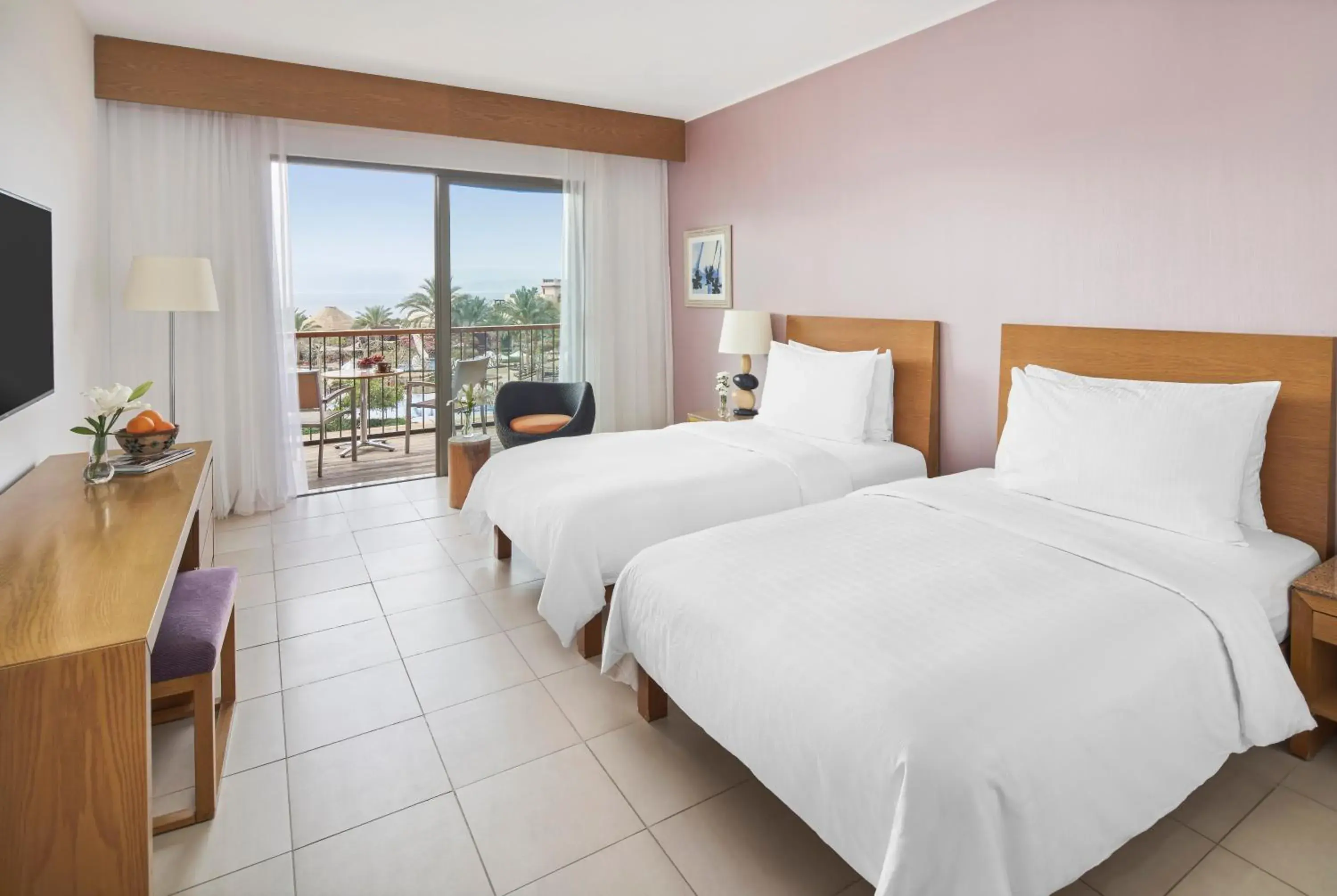 View (from property/room), Bed in Mövenpick Resort & Spa Tala Bay Aqaba View (from property/room), Bed in Mövenpick Resort & Spa Tala Bay Aqaba