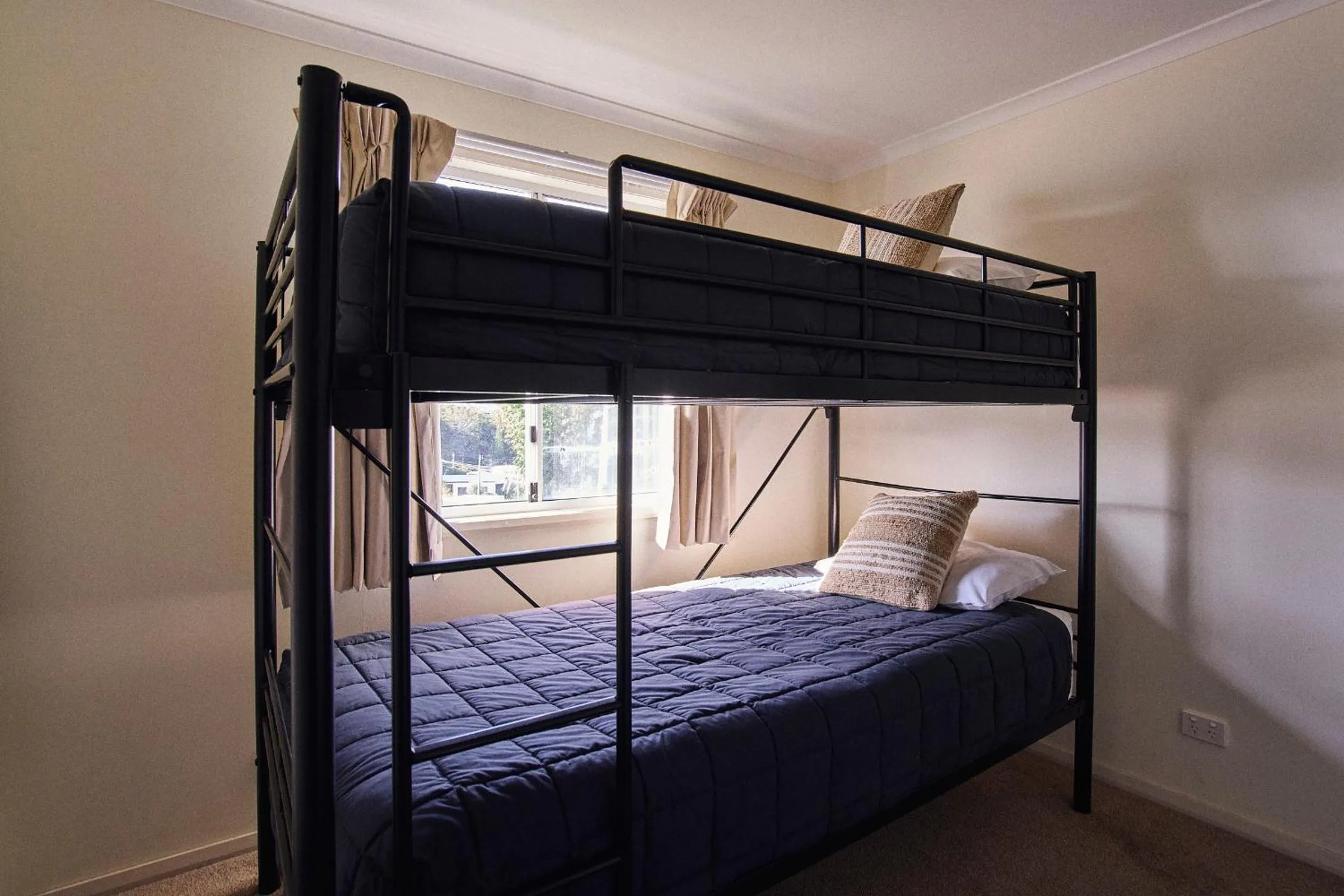 Bed in Mollymook Tourist Park
