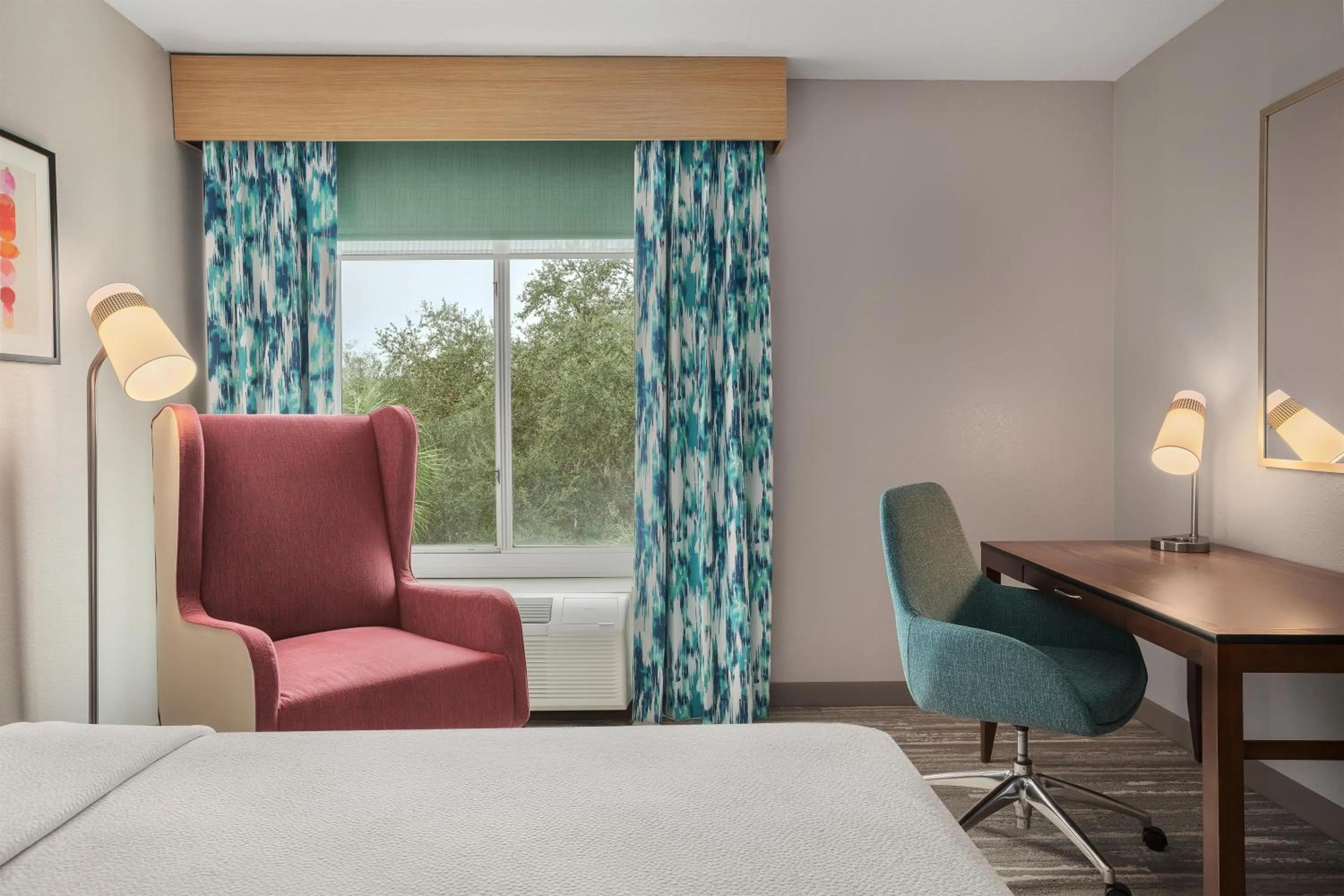 Bedroom, Bed in Hilton Garden Inn Tampa North