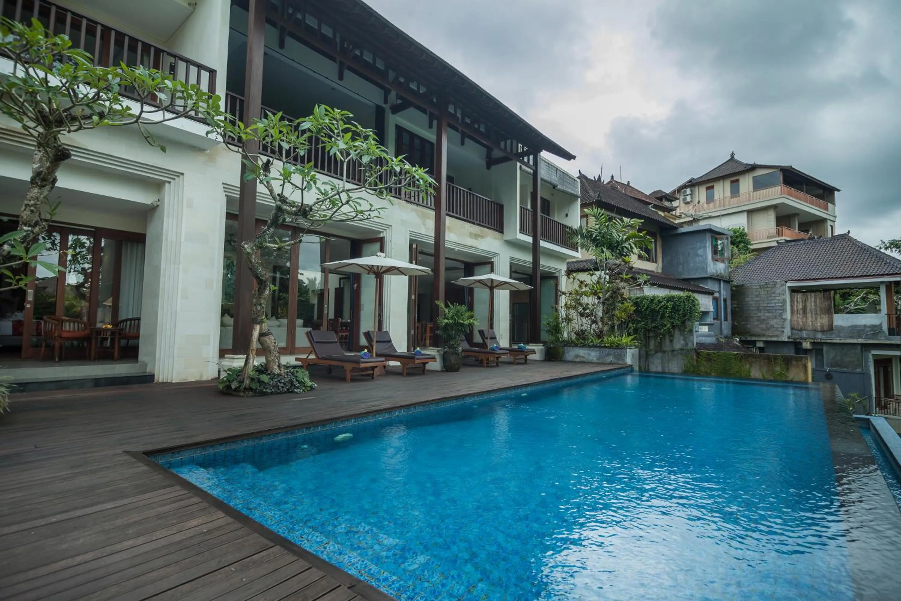 Swimming pool in River Sakti Ubud by Prasi