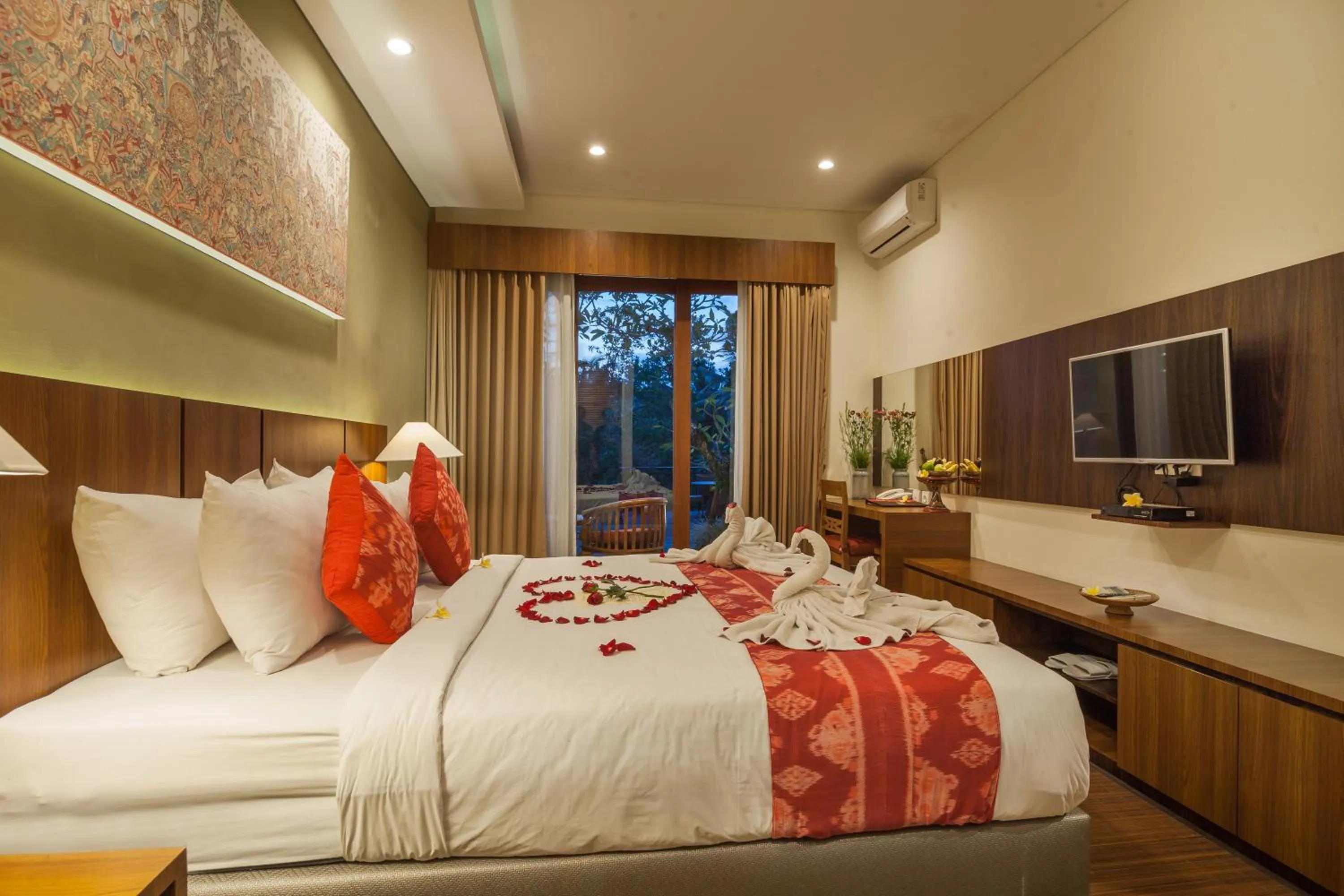 Photo of the whole room, Bed in River Sakti Ubud by Prasi