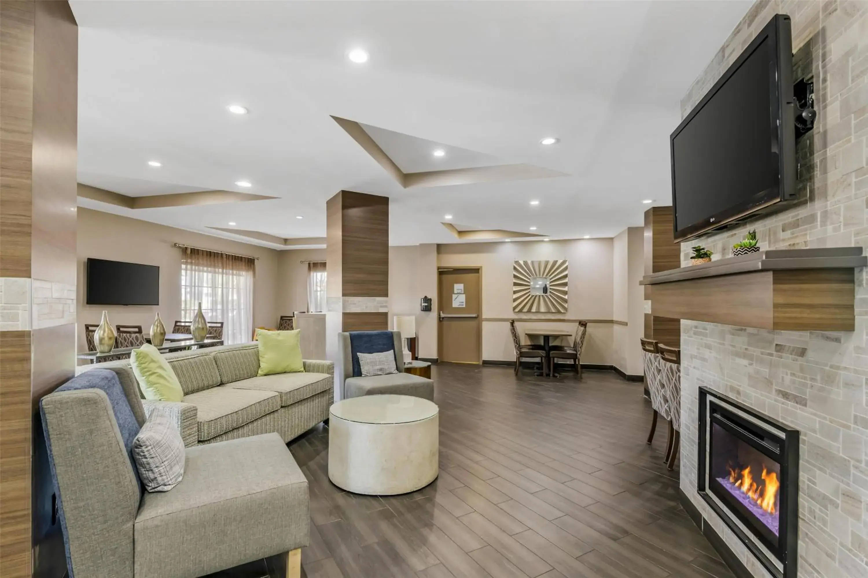 Lobby or reception in Best Western Plus Sanford Airport/Lake Mary Hotel Lobby or reception in Best Western Plus Sanford Airport/Lake Mary Hotel