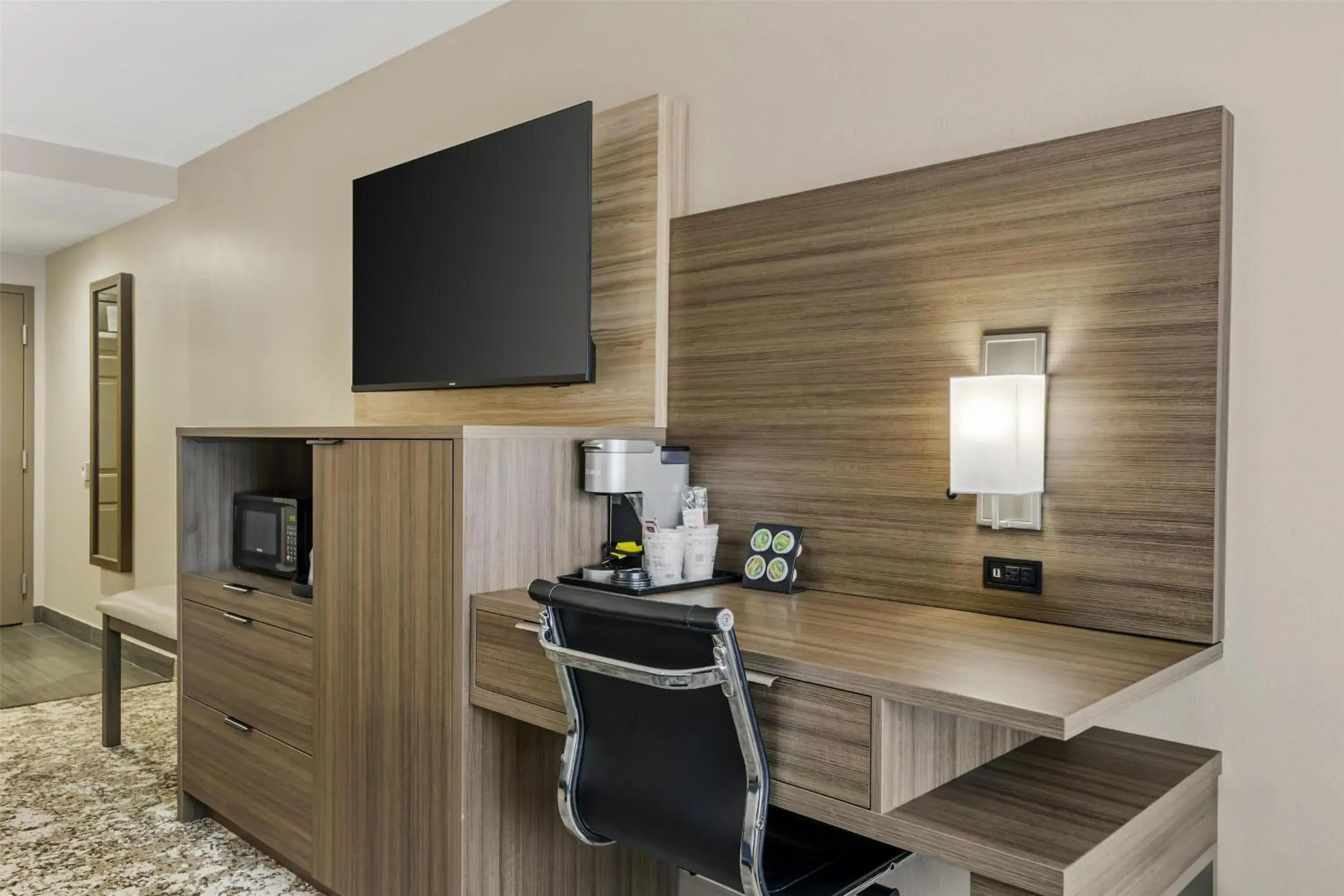 Bedroom in Best Western Plus Sanford Airport/Lake Mary Hotel Bedroom in Best Western Plus Sanford Airport/Lake Mary Hotel