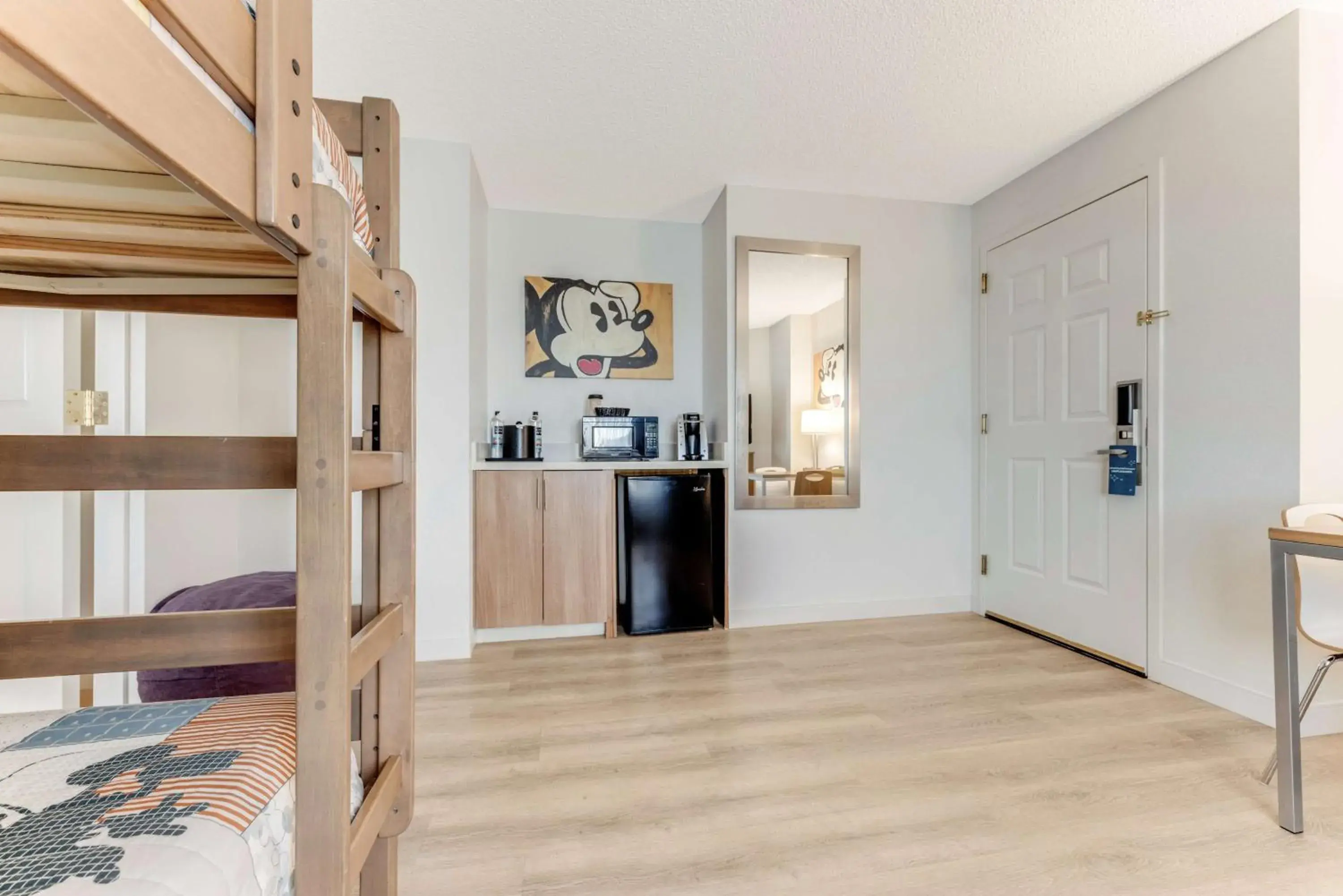 Photo of the whole room, Bed in Sonesta Anaheim Resort Area Photo of the whole room, Bed in Sonesta Anaheim Resort Area