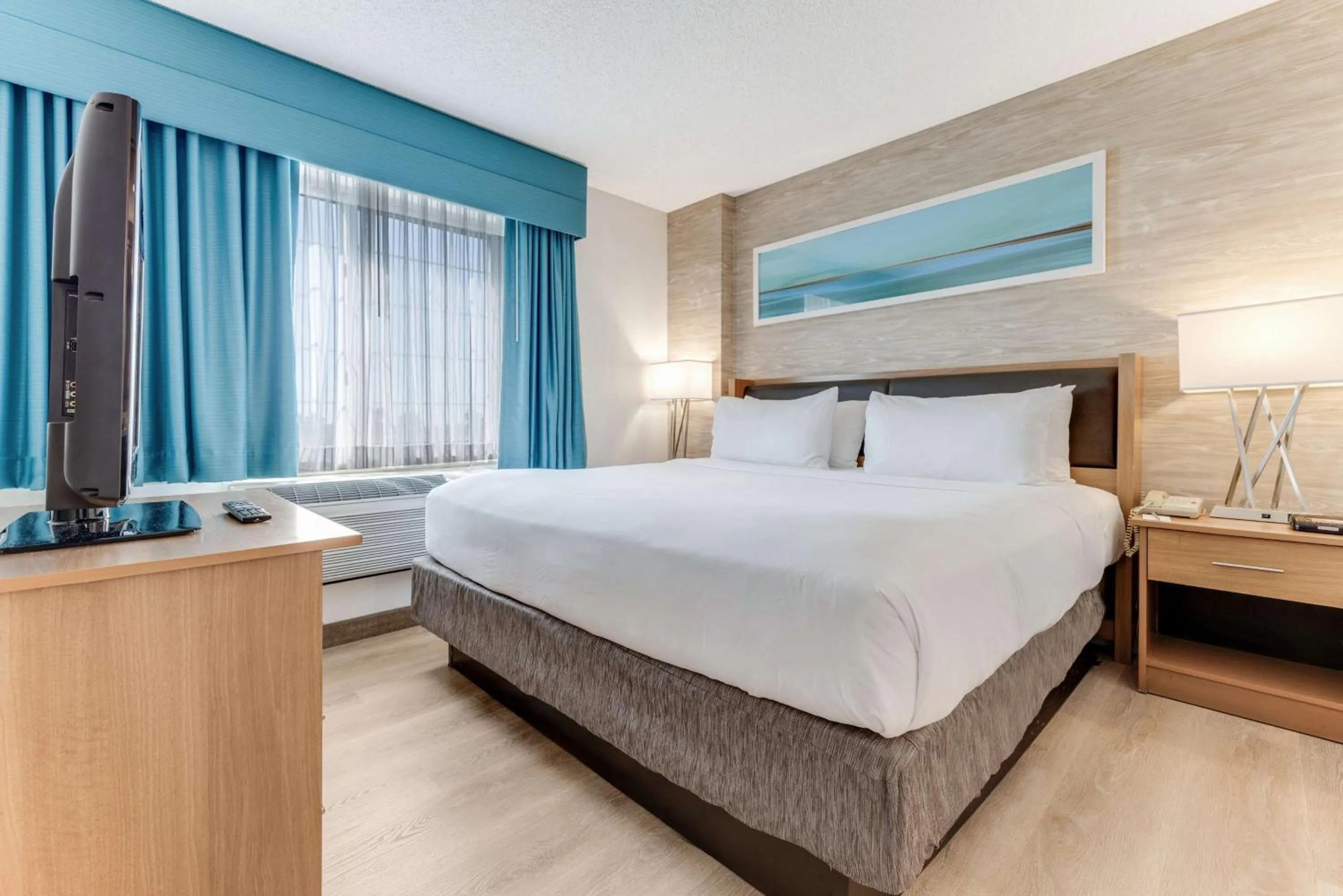 Bedroom, Bed in Sonesta Anaheim Resort Area