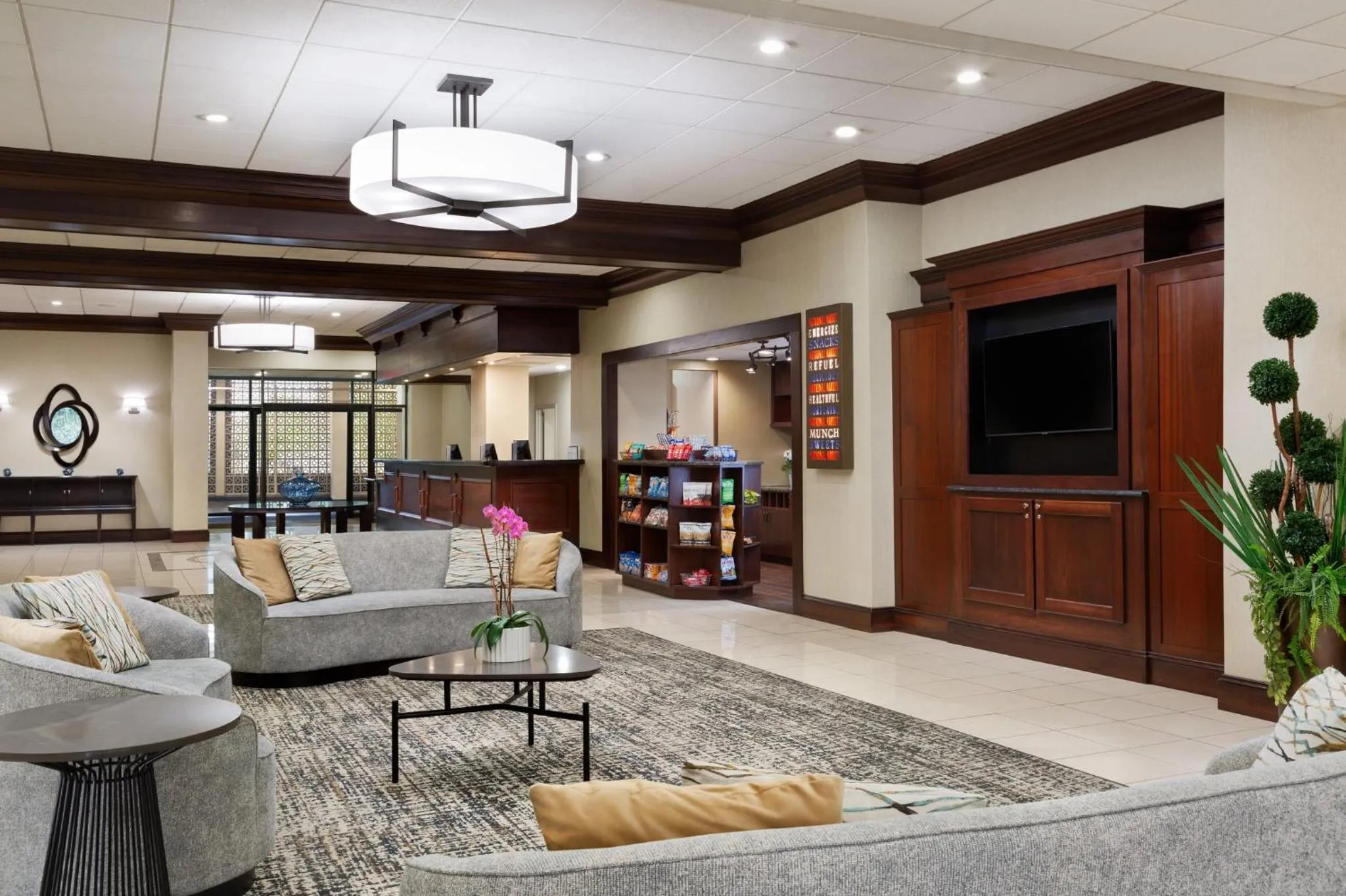 Lobby or reception in Holiday Inn National Airport/Crystal City by IHG
