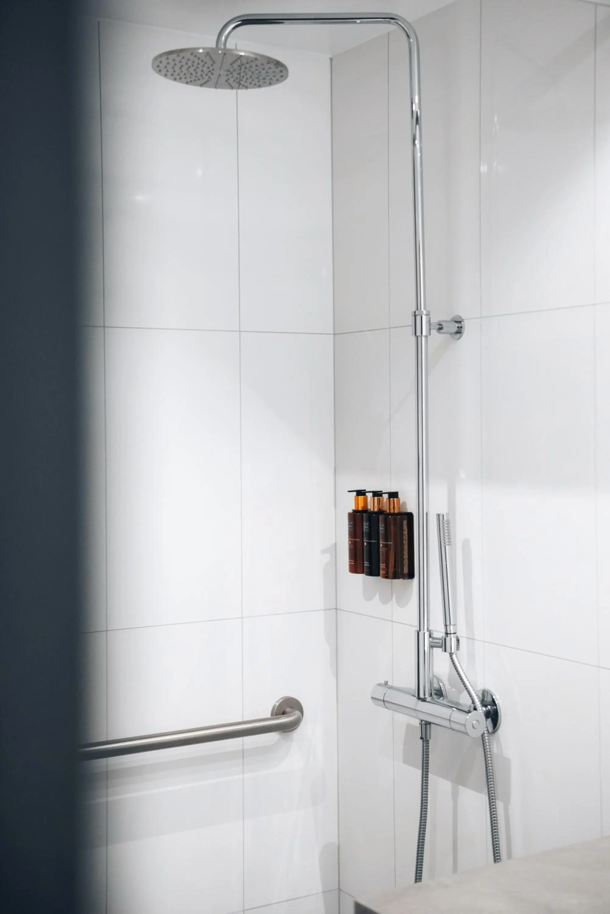 Shower in Clarion Hotel Gillet