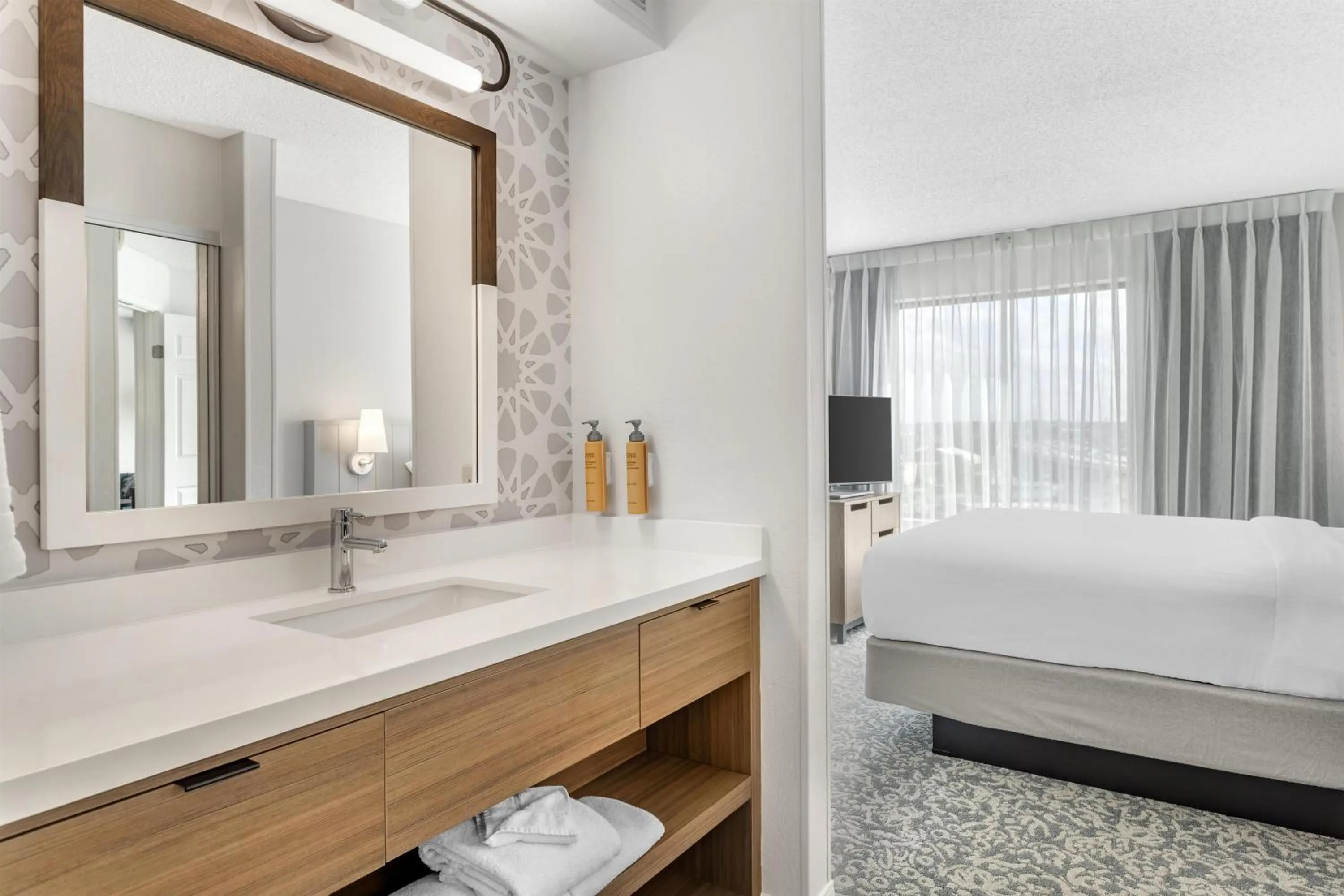 Bathroom, Bed in Sonesta ES Suites Anaheim Resort Area