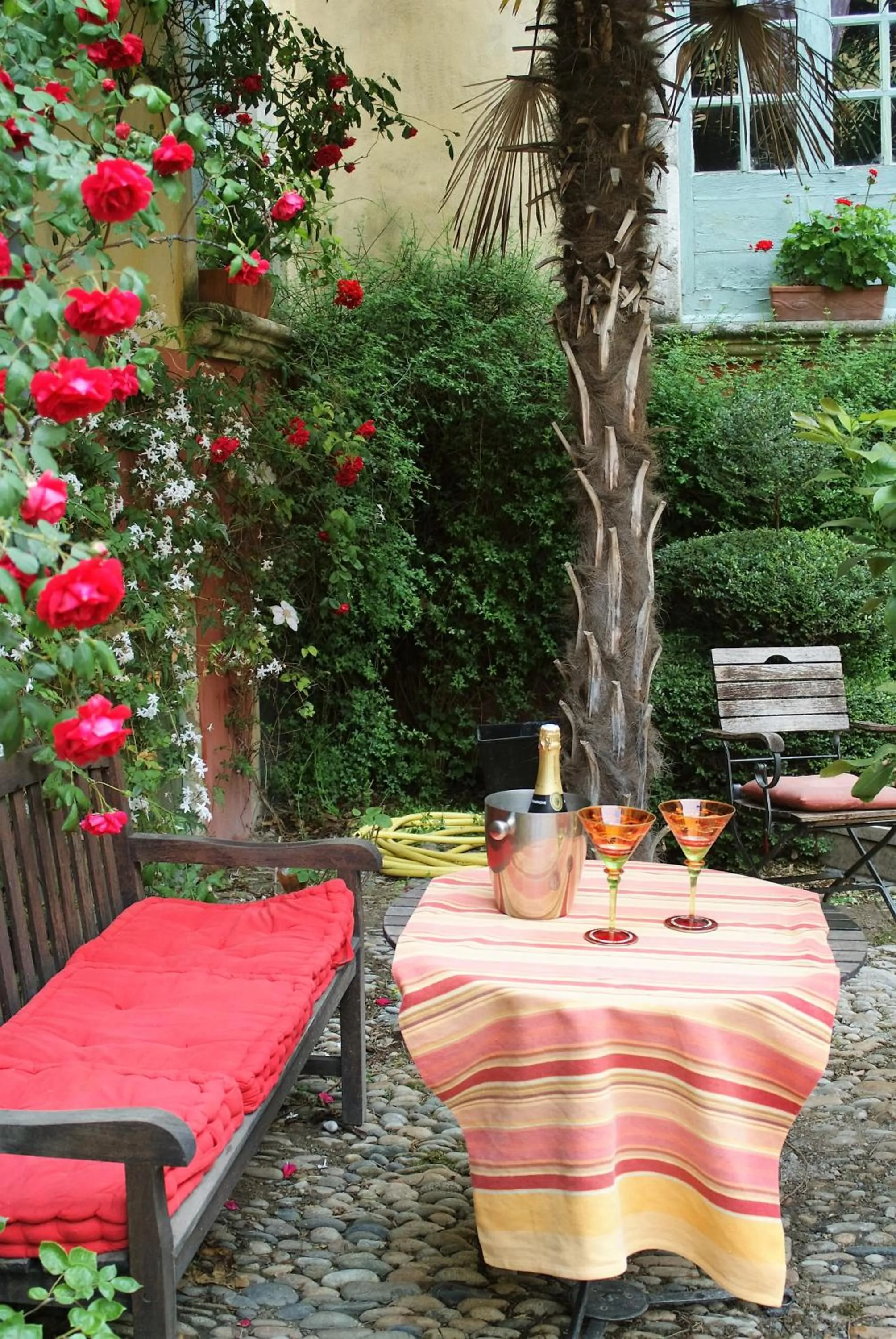 Patio in Demeure de Digoine "Chambre d'Hotes"