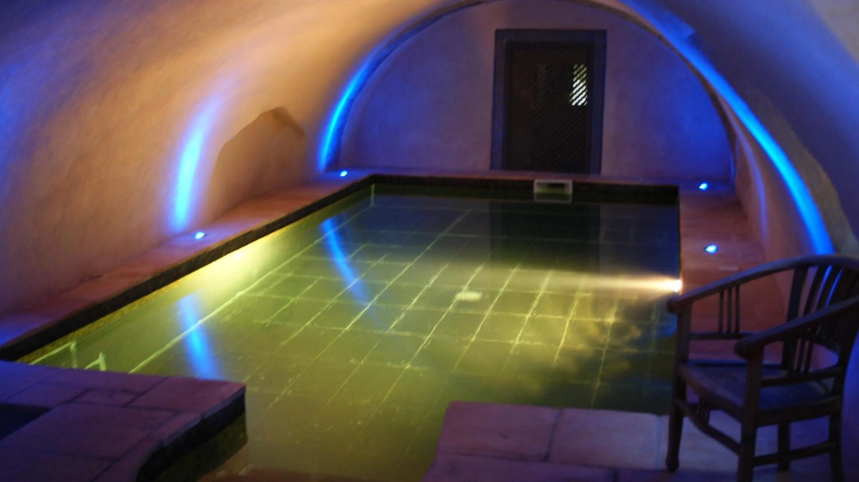 Spa and wellness centre/facilities in Demeure de Digoine "Chambre d'Hotes"